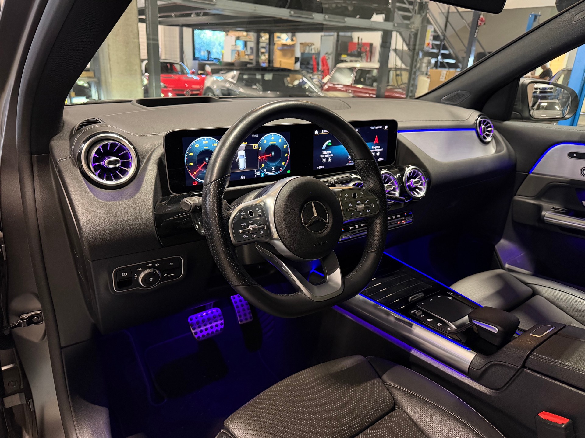 MERCEDES-BENZ GLA 200 AMG Line 7G-DCT *CH VHC*-image-5