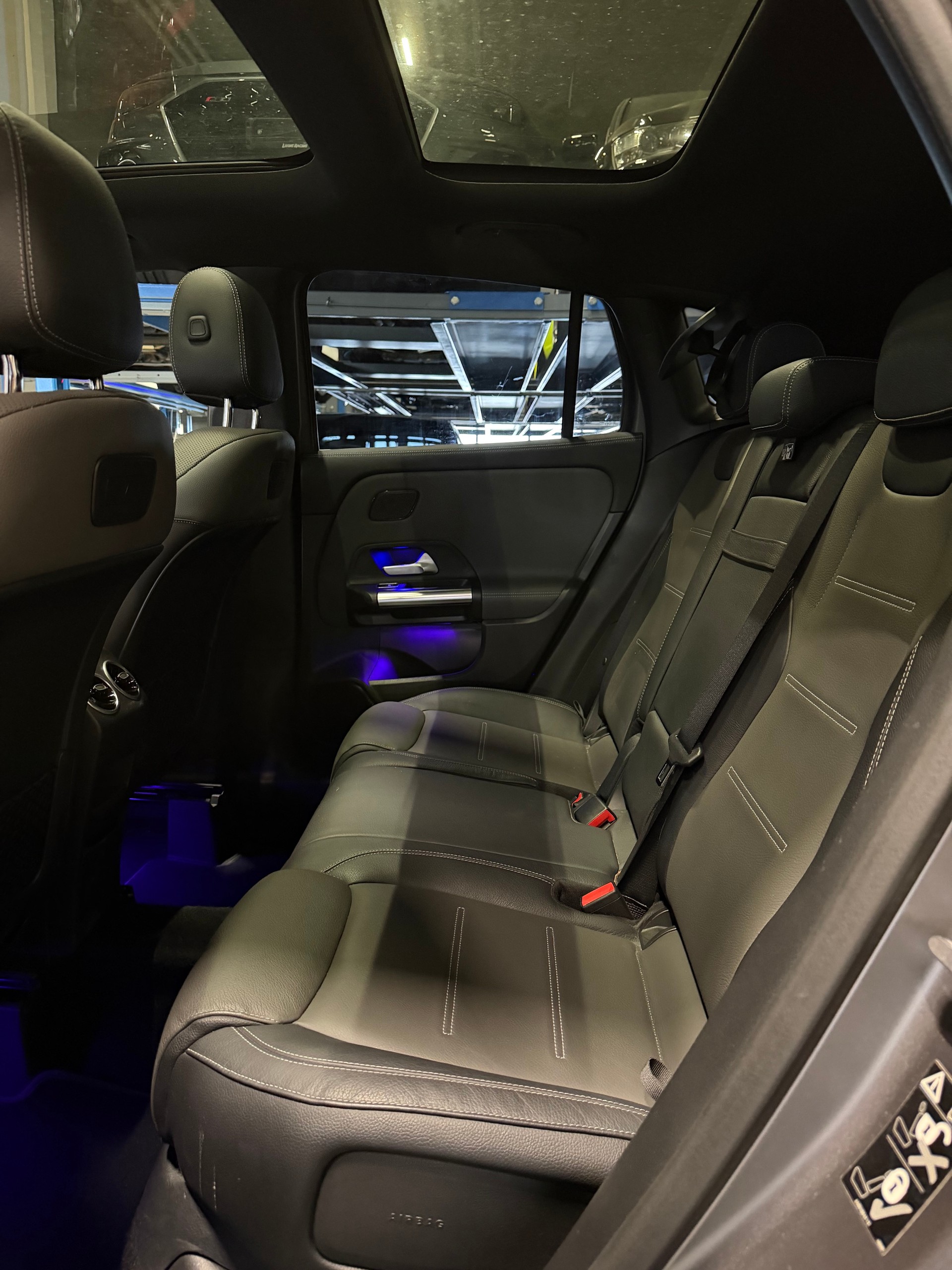 MERCEDES-BENZ GLA 200 AMG Line 7G-DCT *CH VHC*-image-8