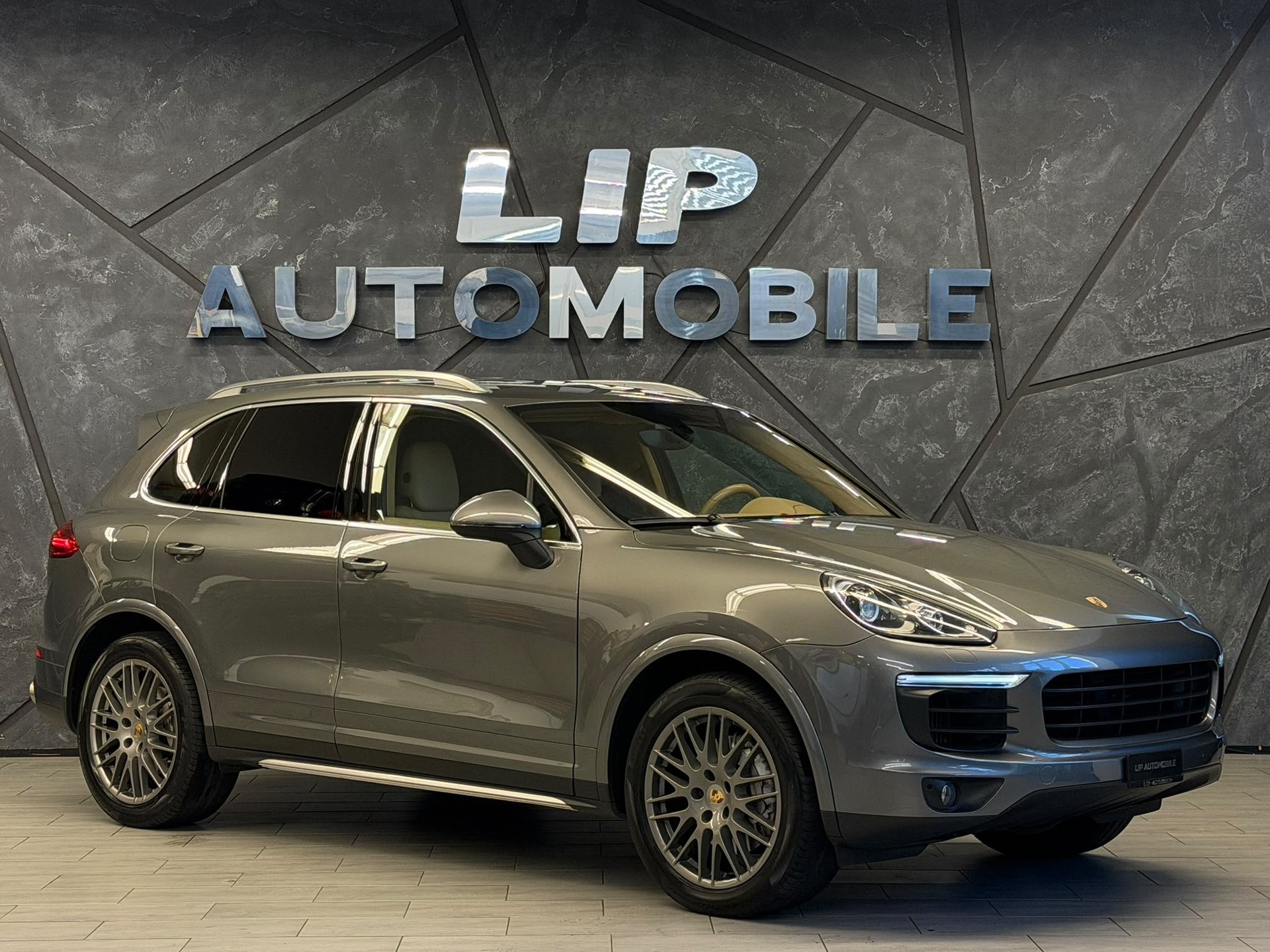 PORSCHE Cayenne S-image-2