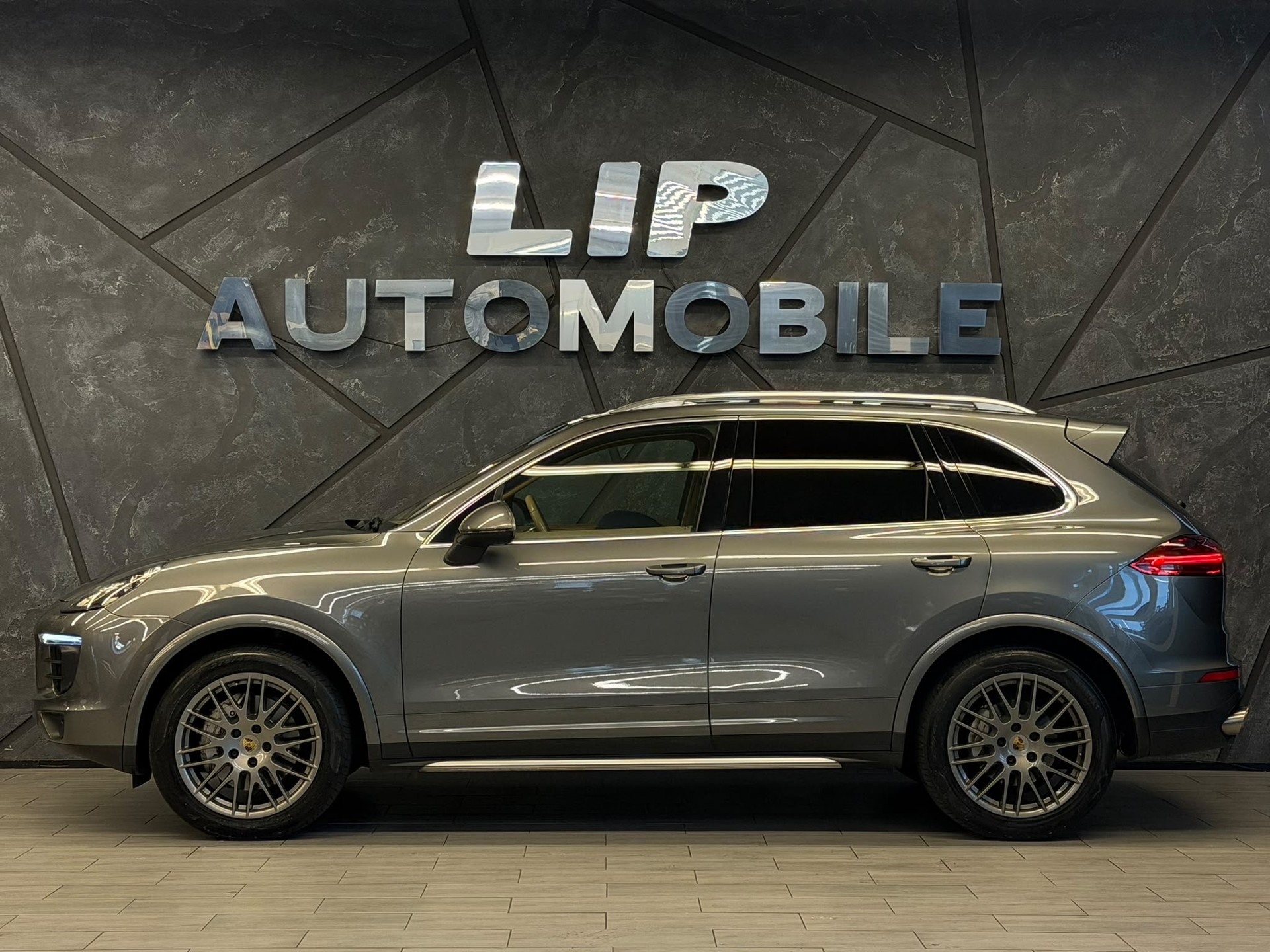 PORSCHE Cayenne S-image-4