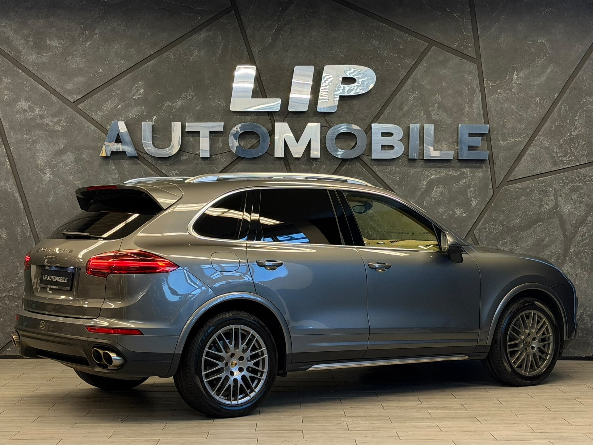 PORSCHE Cayenne S-image-5