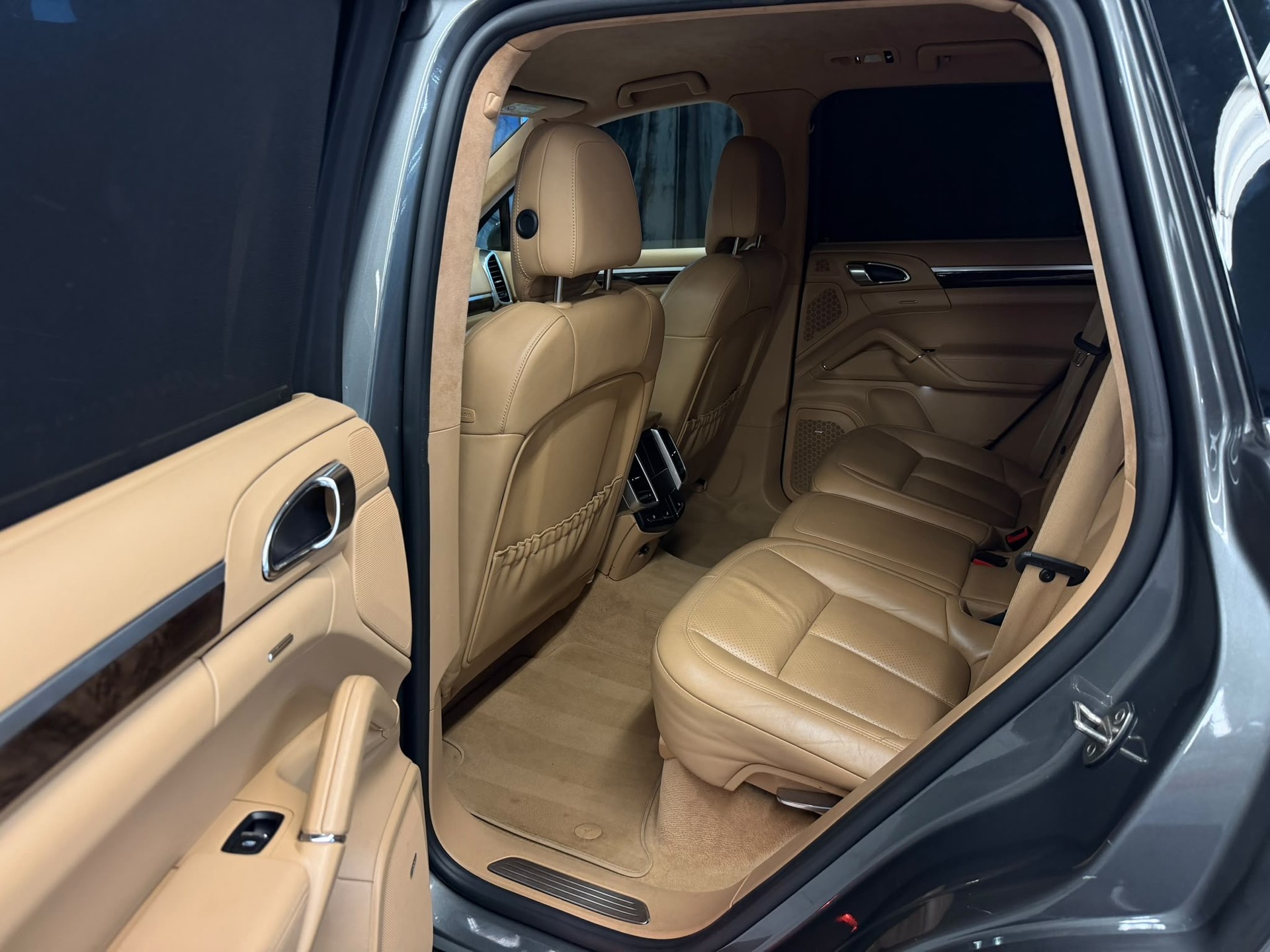 PORSCHE Cayenne S-image-11