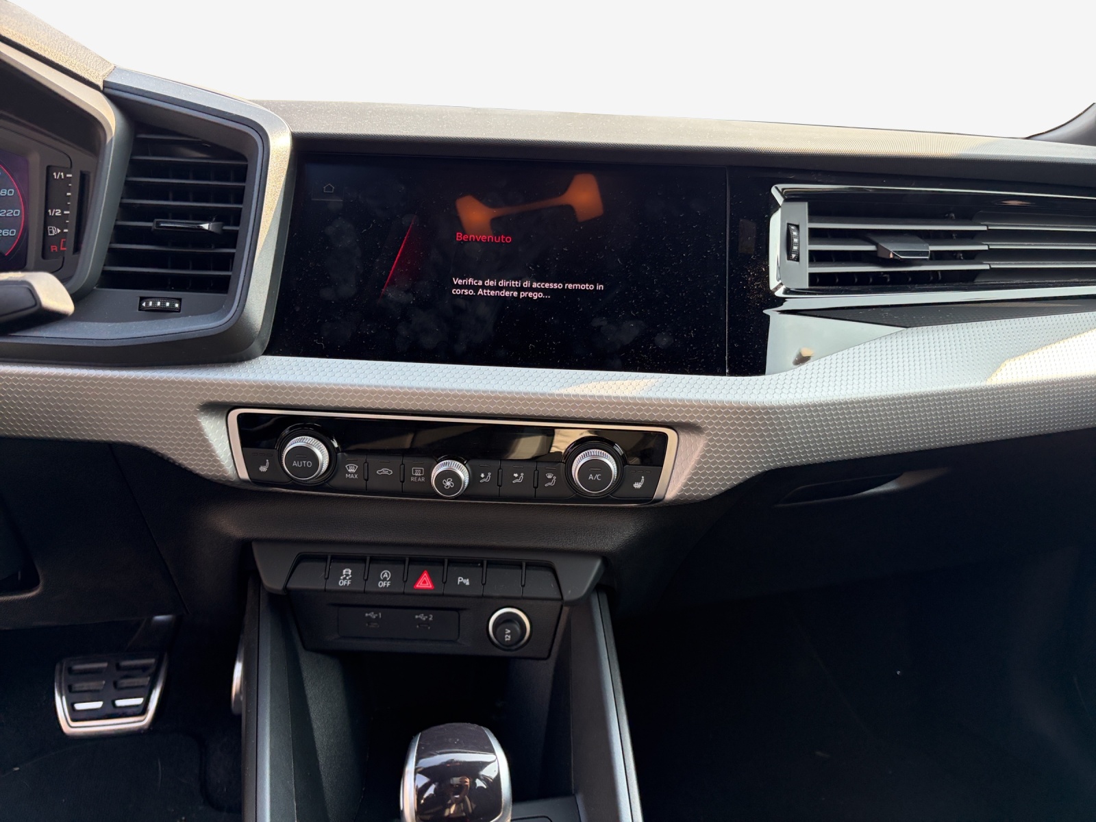 AUDI A1 Sportback 30 TFSI S Line Attraction S-tronic-image-10