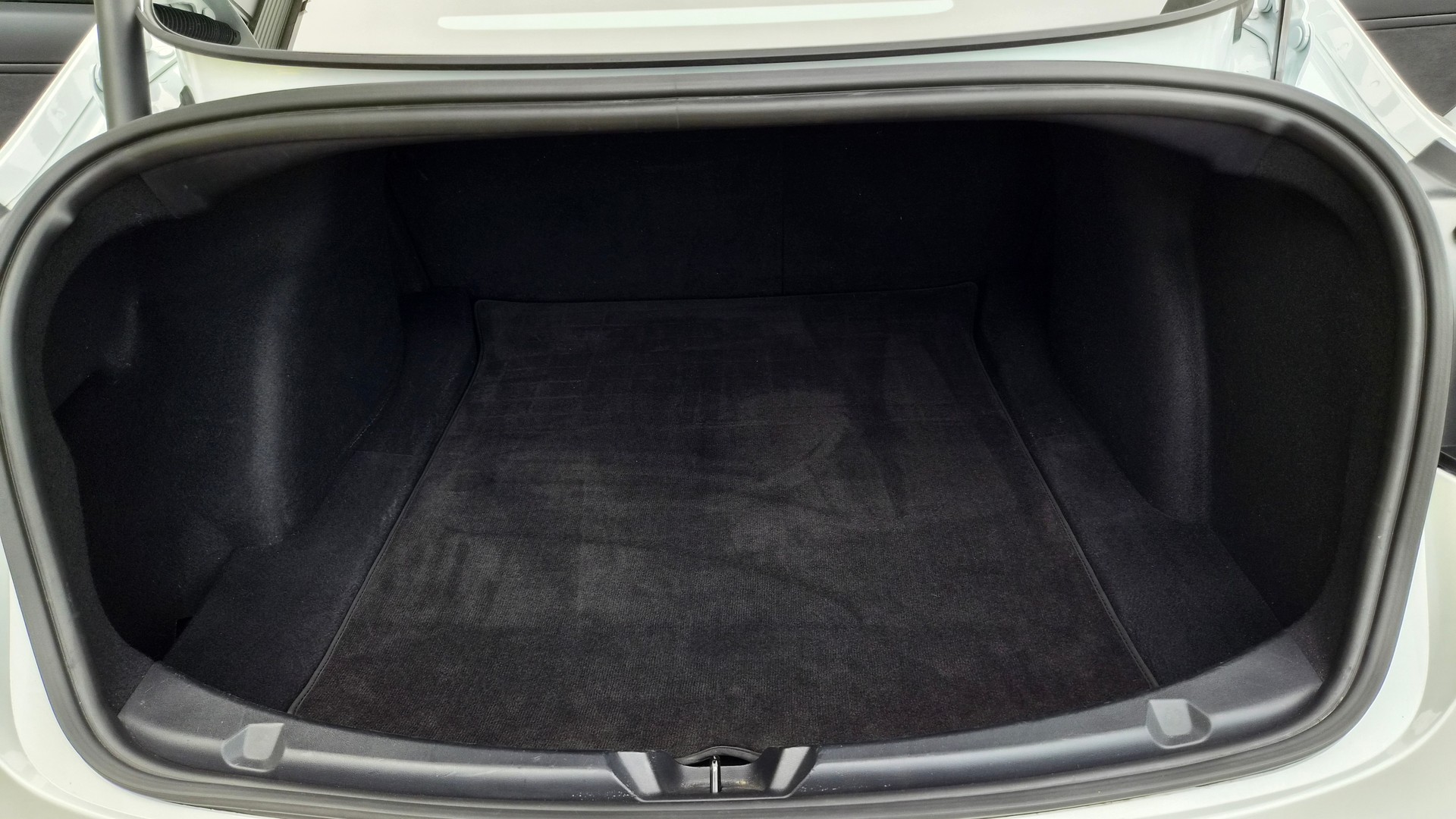 TESLA Model 3 LongRange, re-fresh Modell, Wärmepumpe-image-12