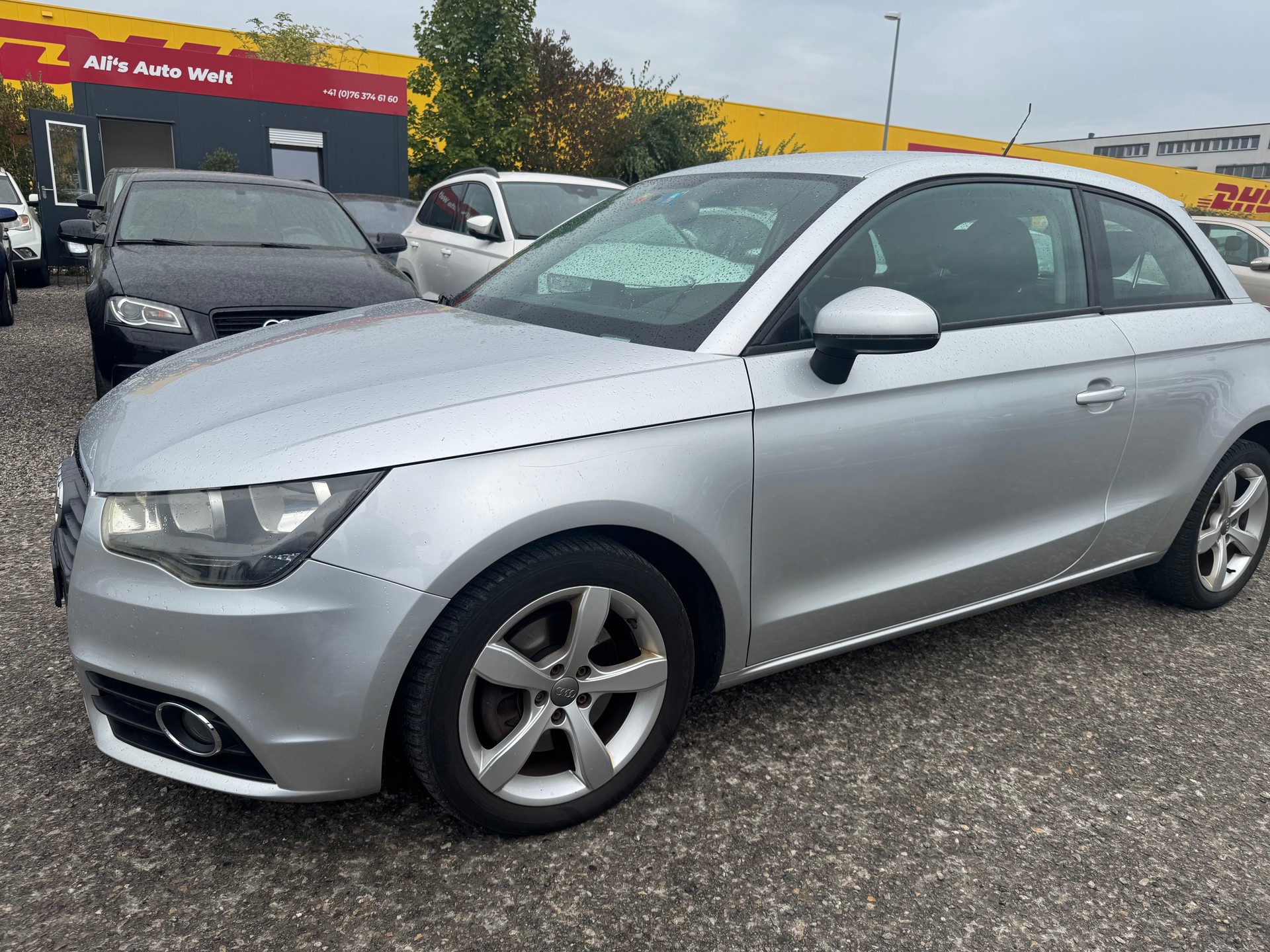 AUDI A1 1.6 TDI Attraction-image-1