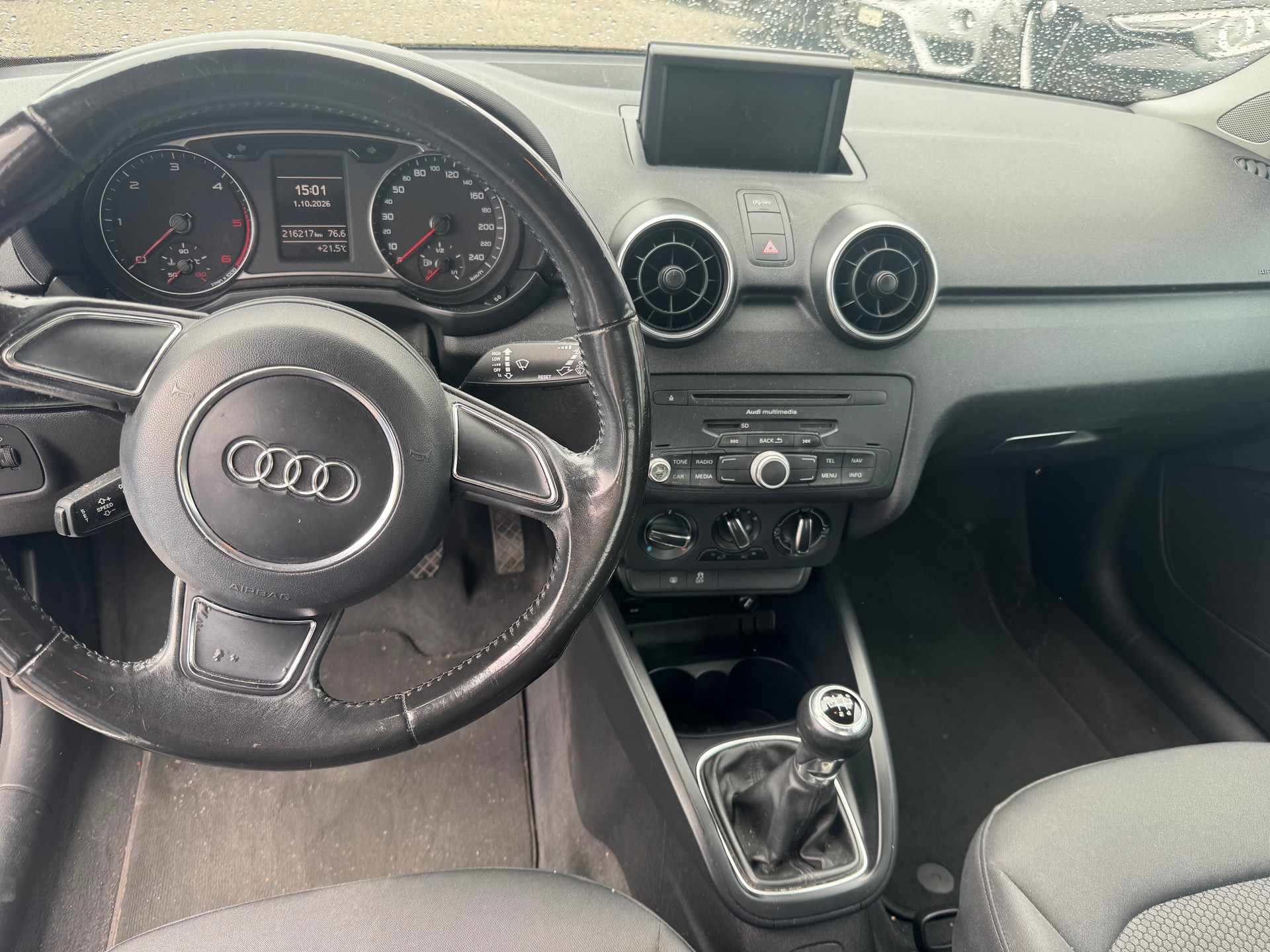 AUDI A1 1.6 TDI Attraction-image-6