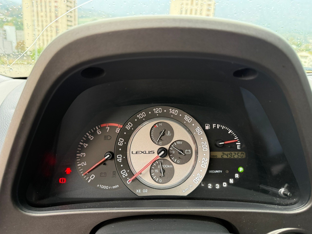 LEXUS IS 200-image-14