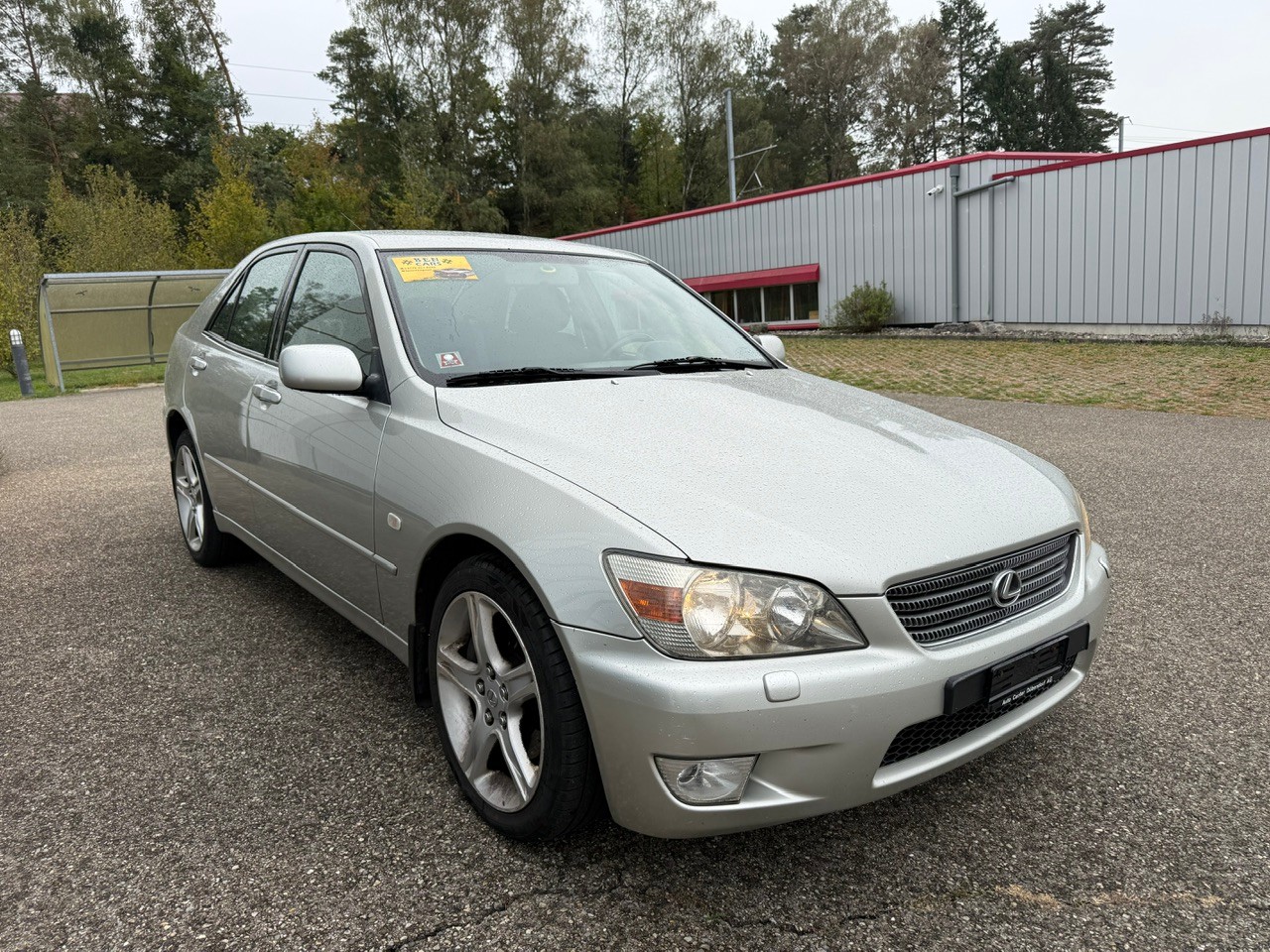 LEXUS IS 200-image-1