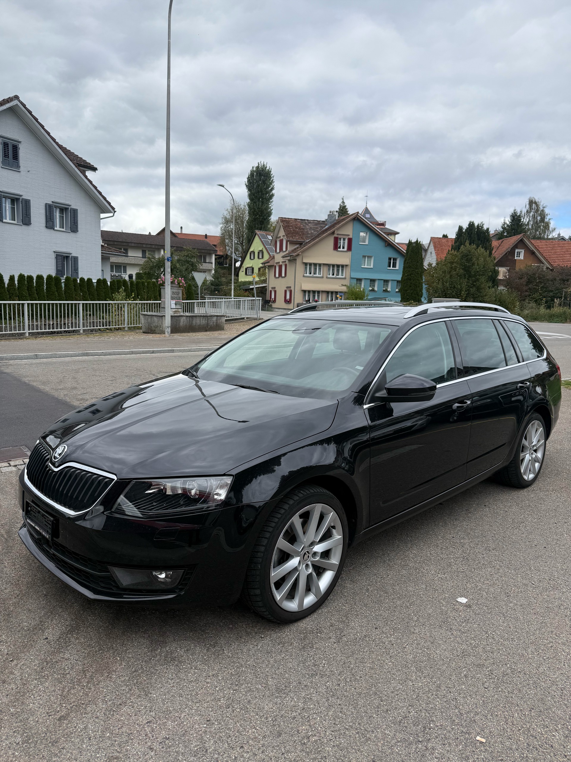 SKODA Octavia Combi 1.8 TSI Style 4x4 DSG-image-0