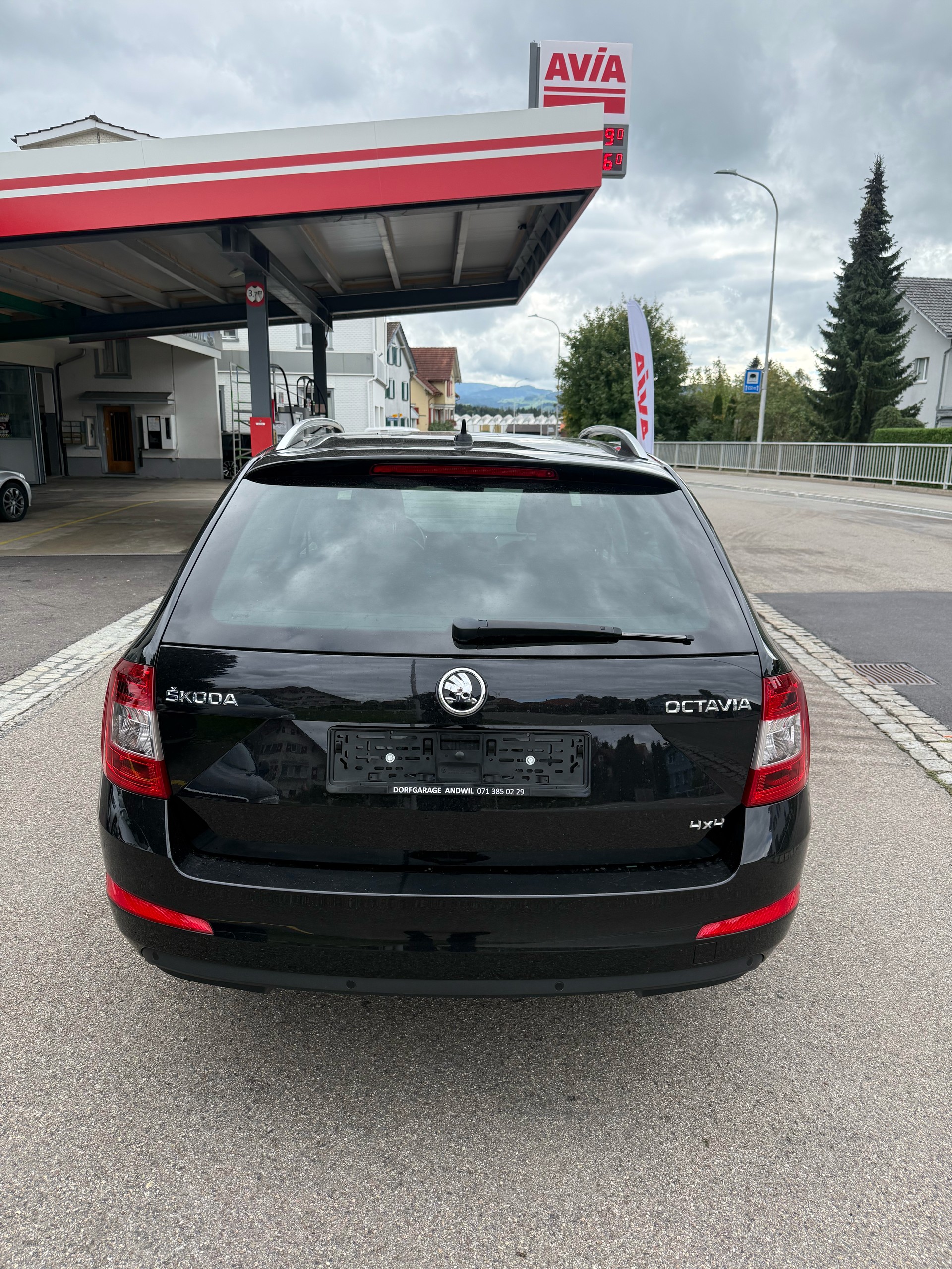SKODA Octavia Combi 1.8 TSI Style 4x4 DSG-image-2