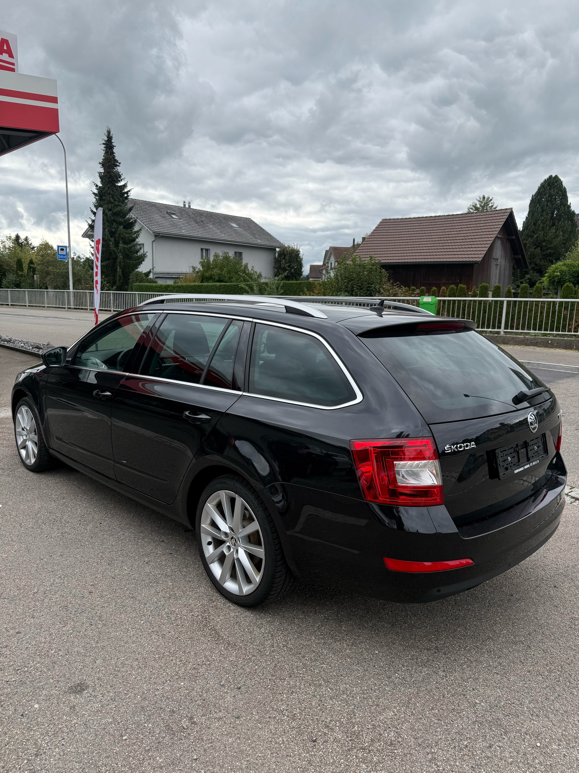 SKODA Octavia Combi 1.8 TSI Style 4x4 DSG-image-1