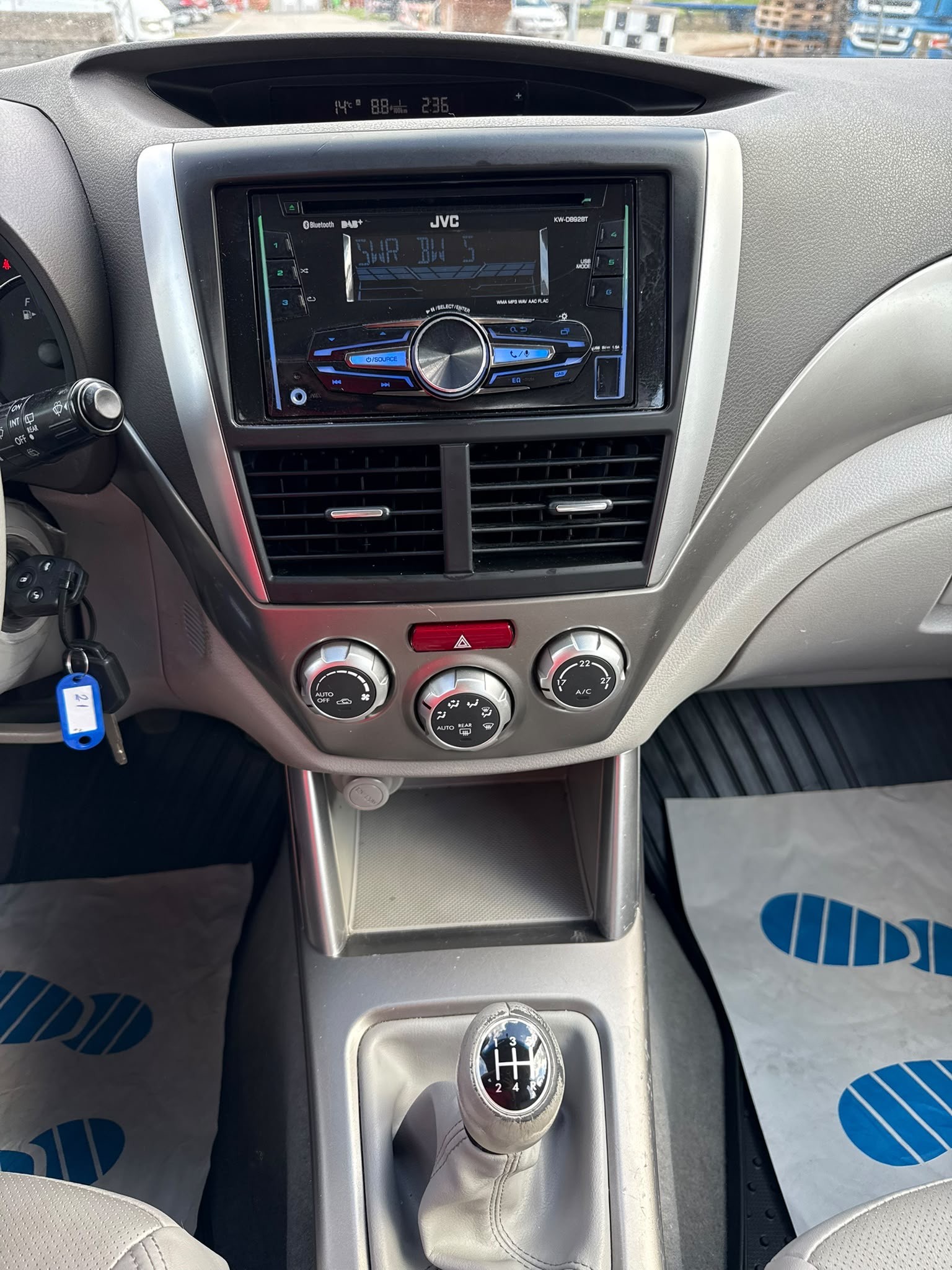 SUBARU Forester 2.0X Advantage-image-12