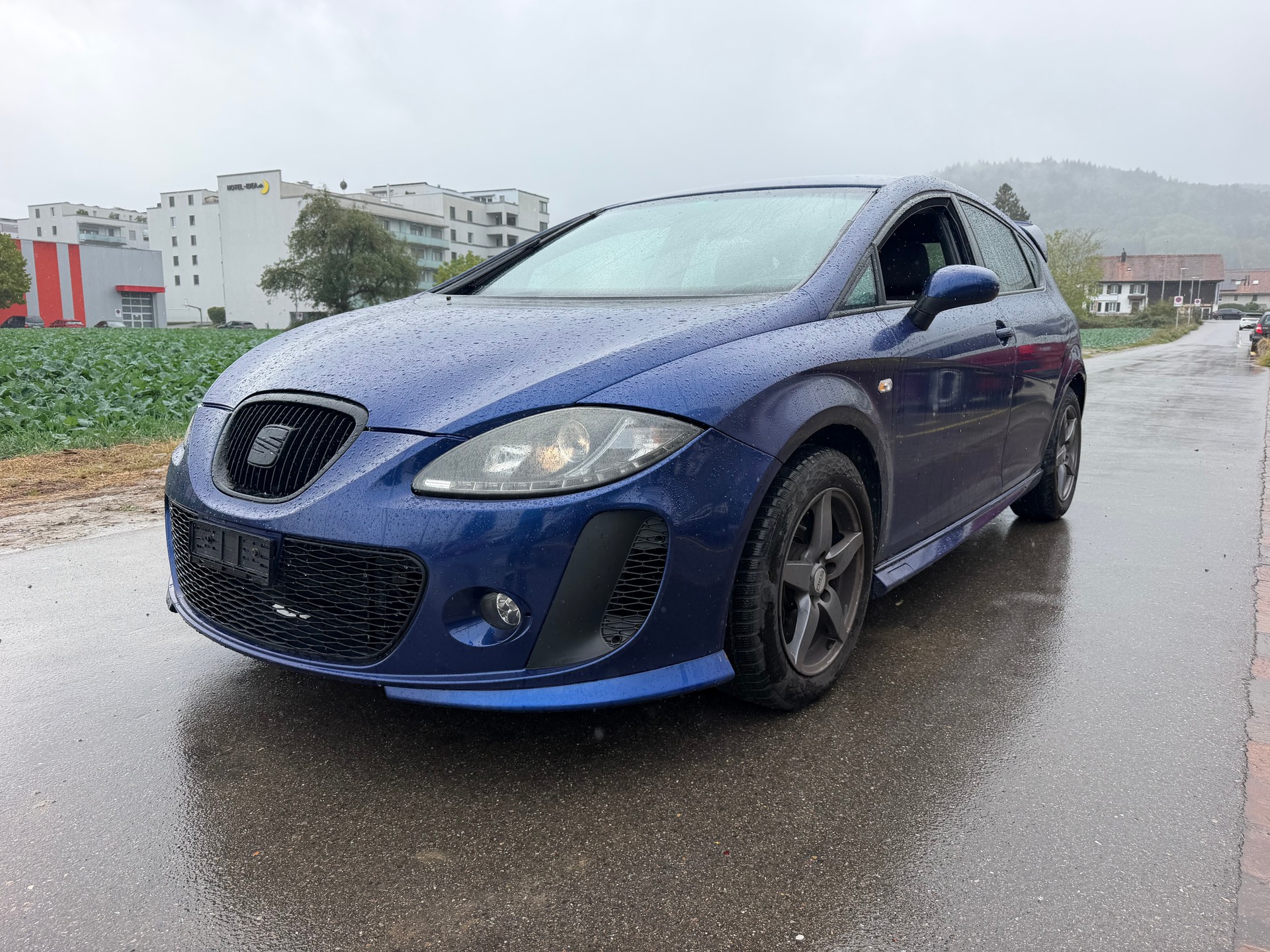 SEAT Leon 2.0 FSI T Radical-image-0