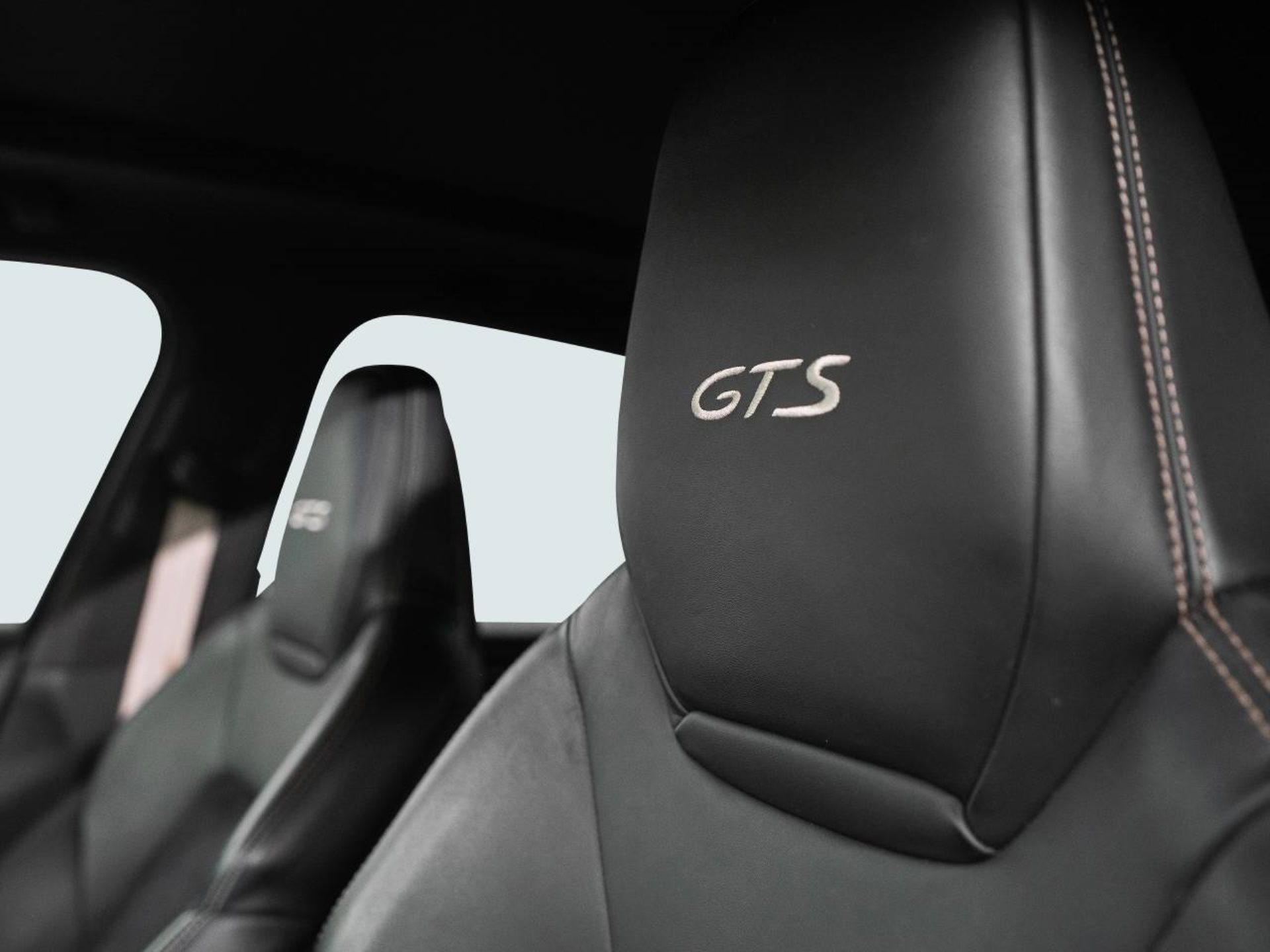 PORSCHE Cayenne GTS-image-17
