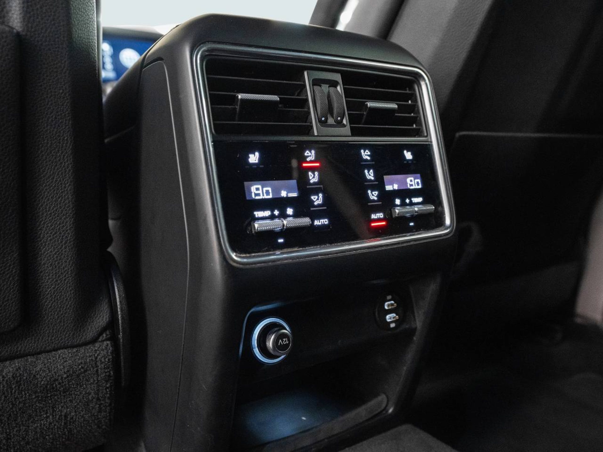 PORSCHE Cayenne GTS-image-19