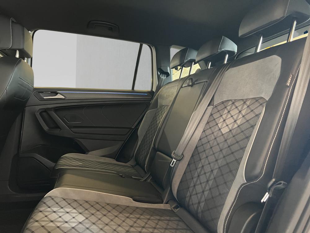 VW Tiguan Allspace 2.0 TDI SCR R-Line 4Motion DSG-image-6