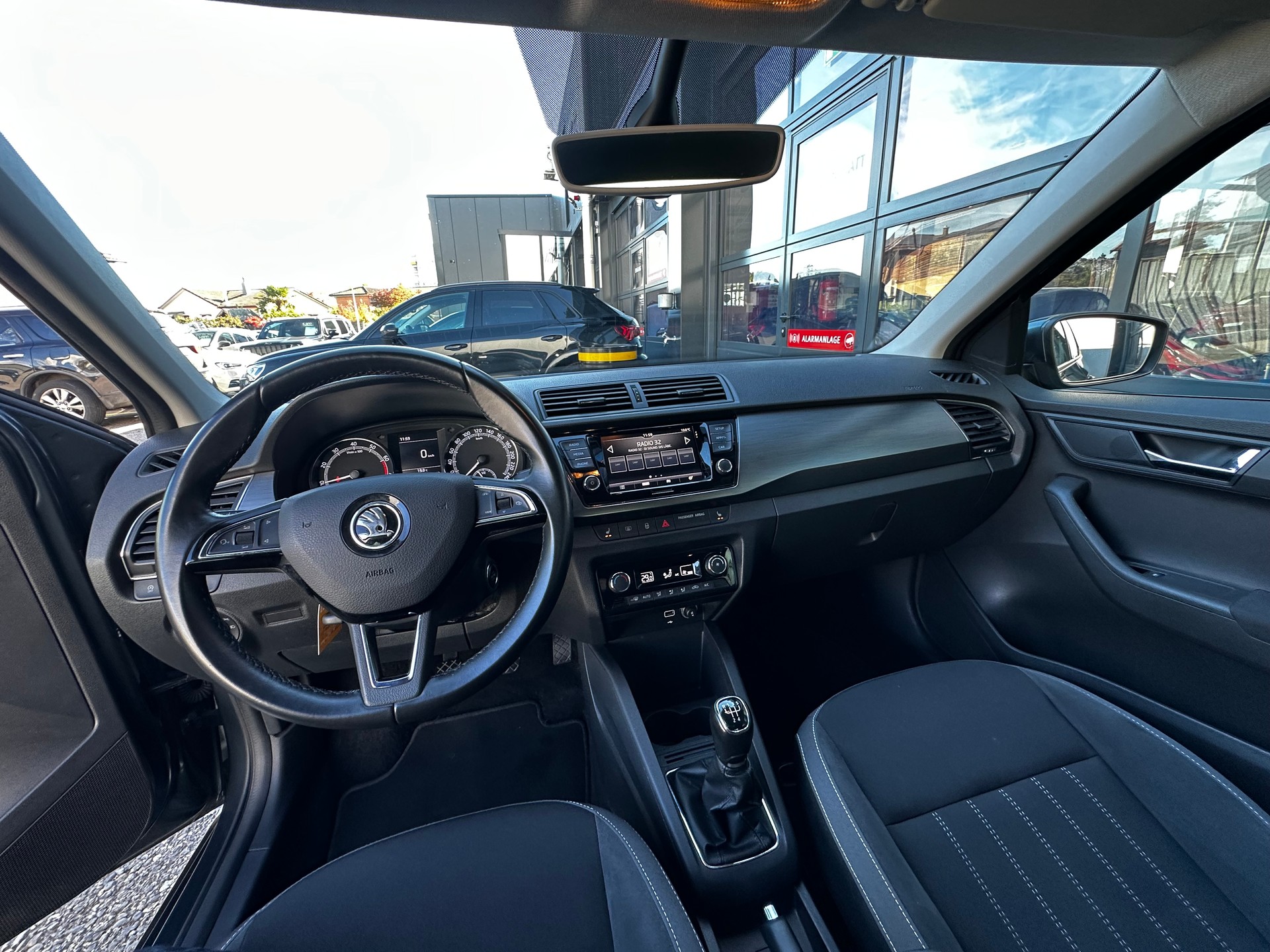 SKODA Fabia 1.0 TSI Style-image-9