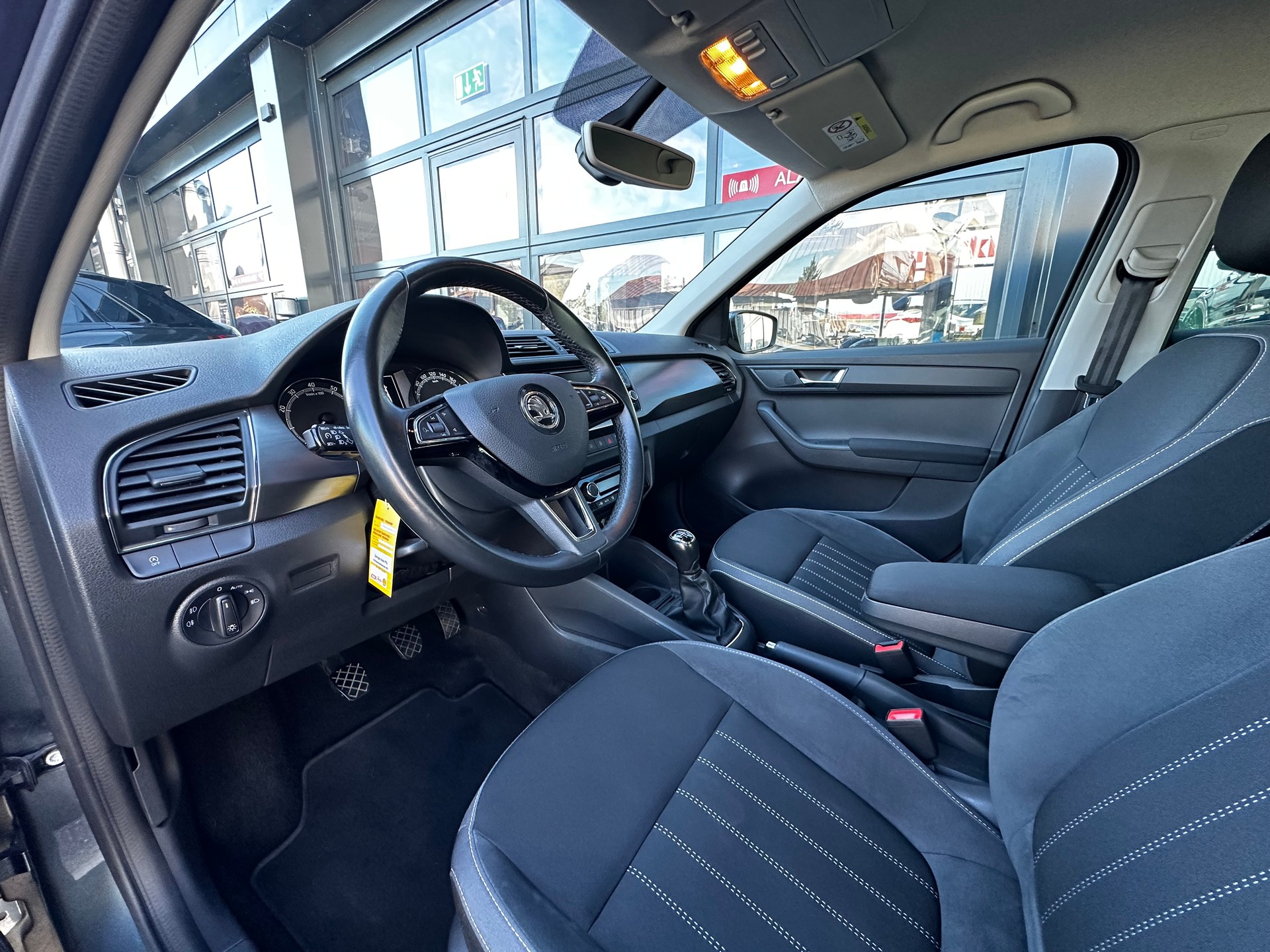 SKODA Fabia 1.0 TSI Style-image-8