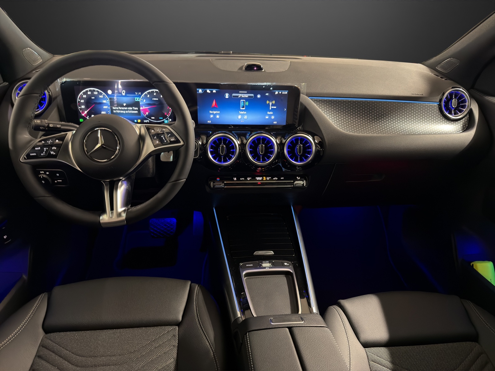 MERCEDES-BENZ GLA 200 Night Star 7G-D-image-5