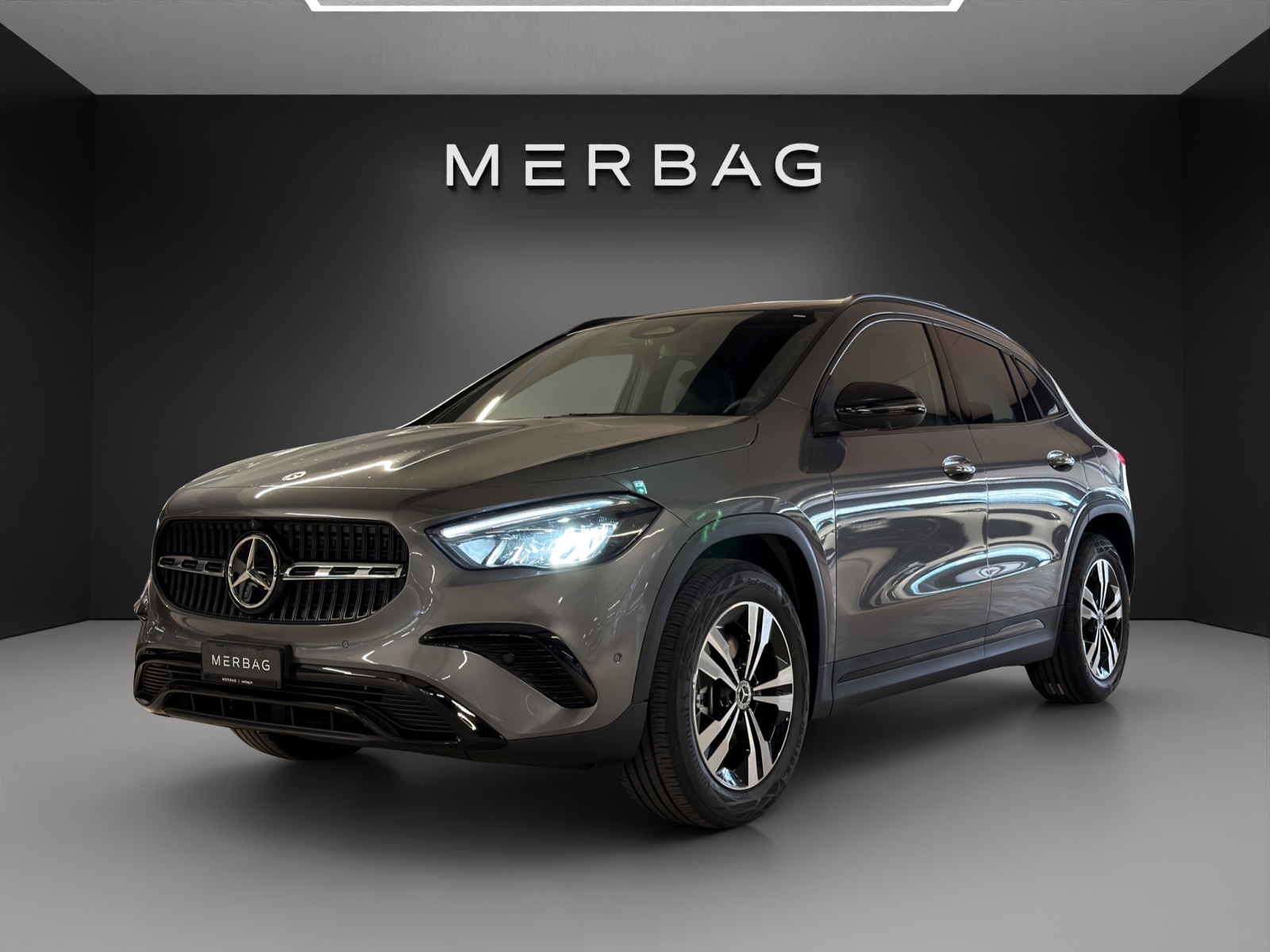 MERCEDES-BENZ GLA 200 Night Star 7G-D