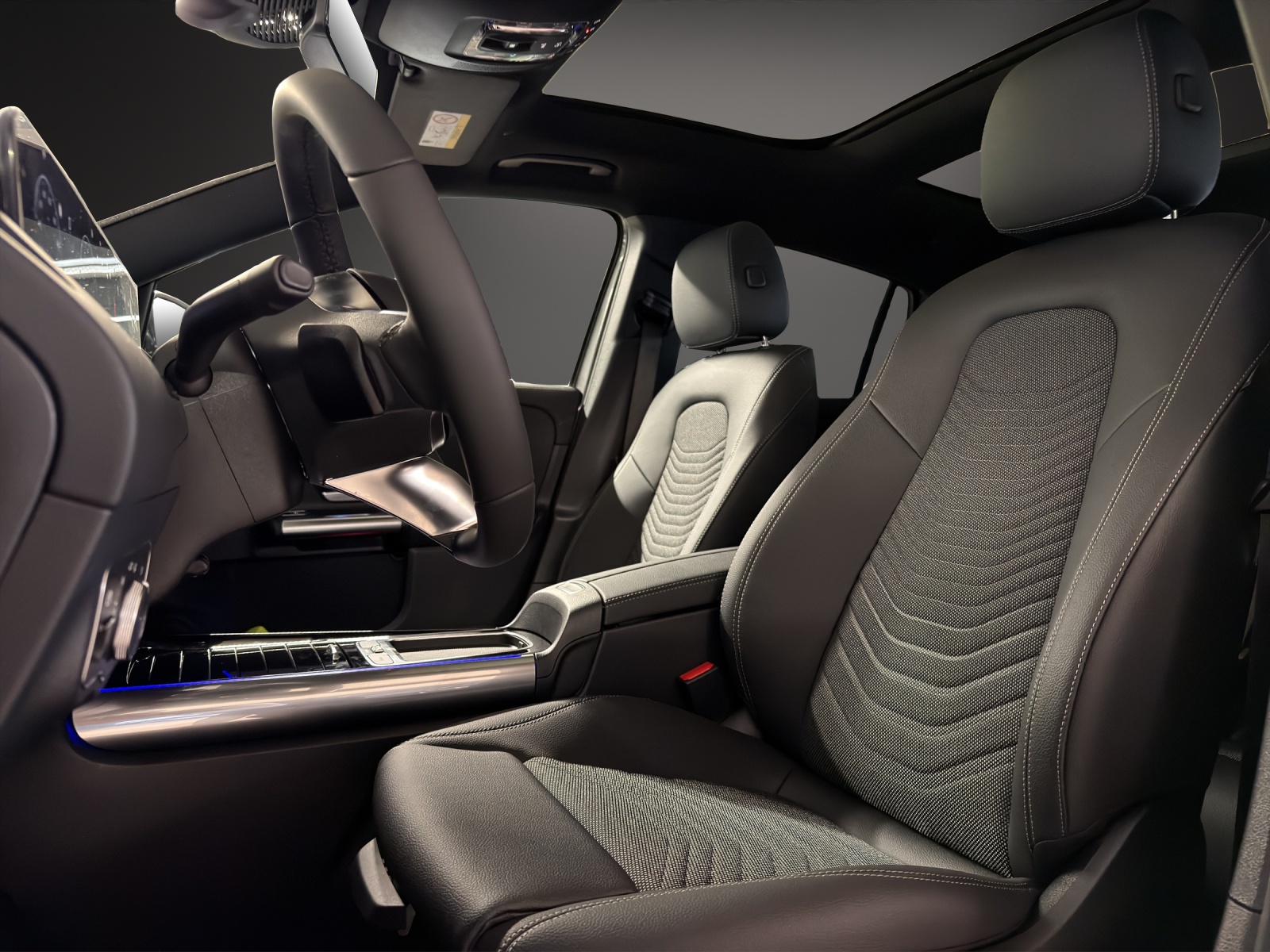 MERCEDES-BENZ GLA 200 Night Star 7G-D-image-7