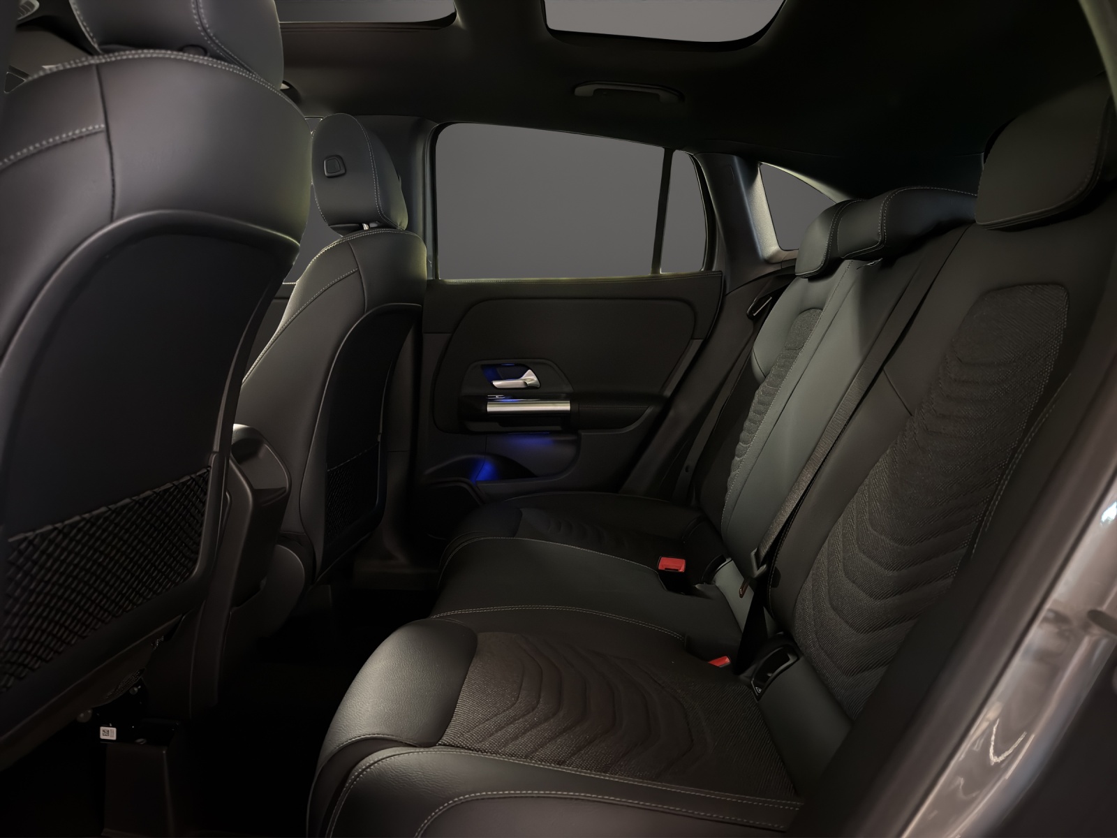 MERCEDES-BENZ GLA 200 Night Star 7G-D-image-8