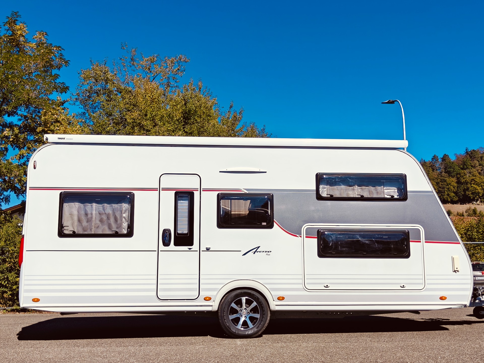 BÜRSTNER Averso Plus 510 TK -- Hubbett -- Stockbett -- Markise -- Vorzelt -- Veloträger -- Nutzlast 610kg-showroom-element-1