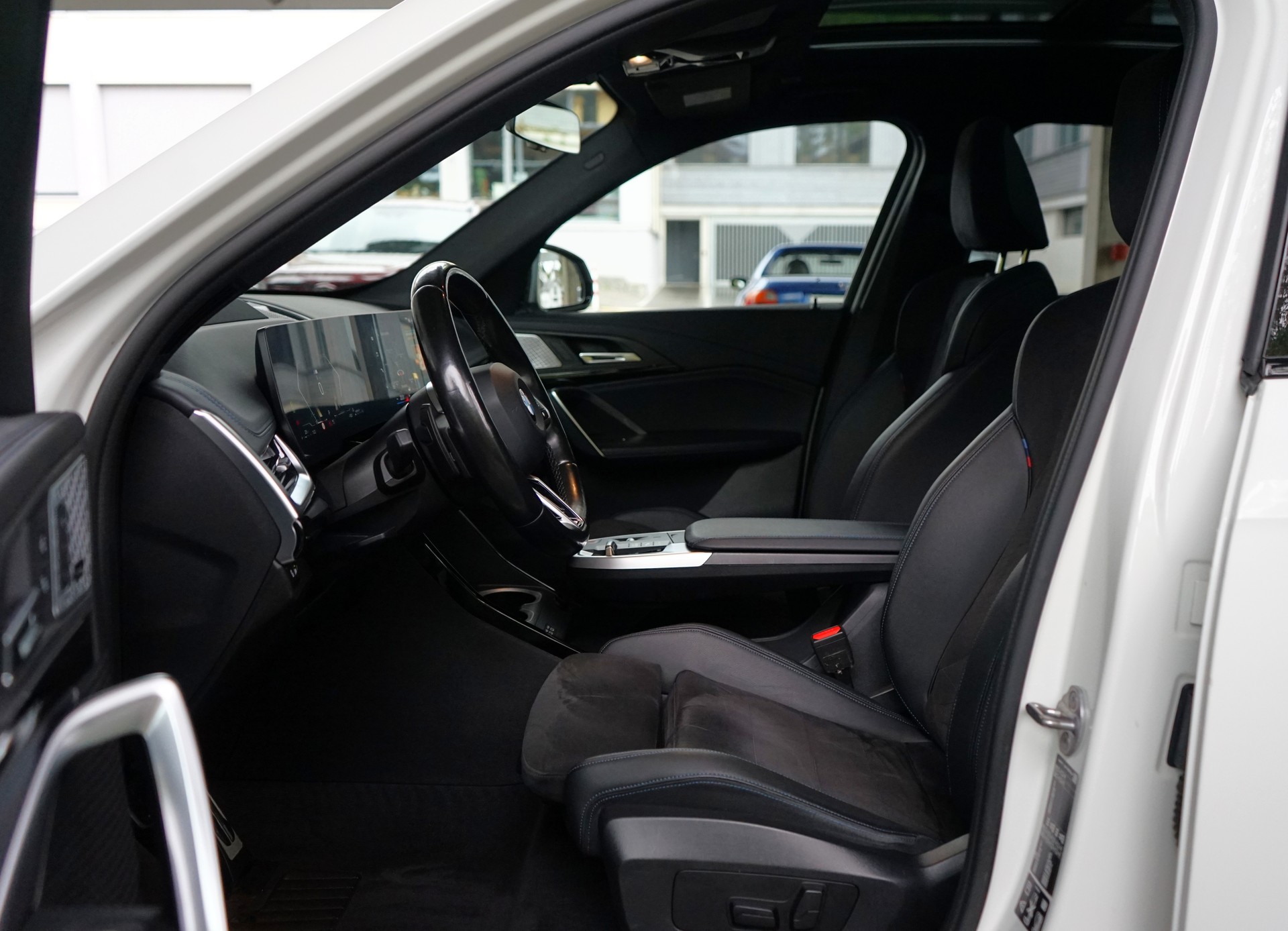 BMW X1 xDrive 23d 48V M Sport-image-6