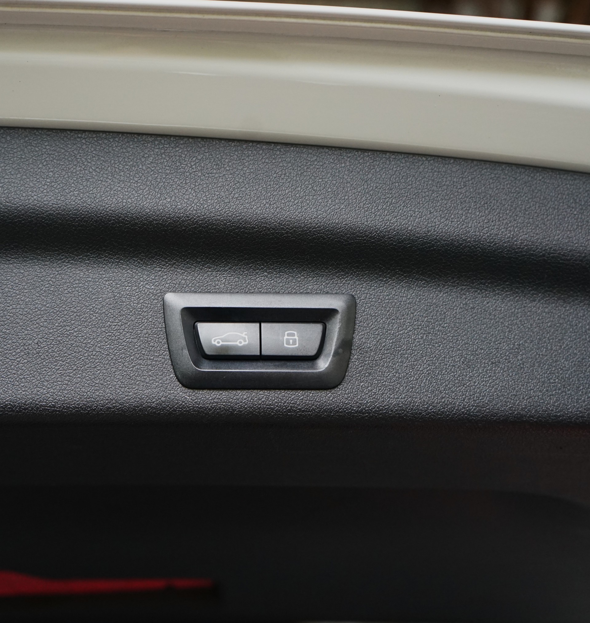 BMW X1 xDrive 23d 48V M Sport-image-19