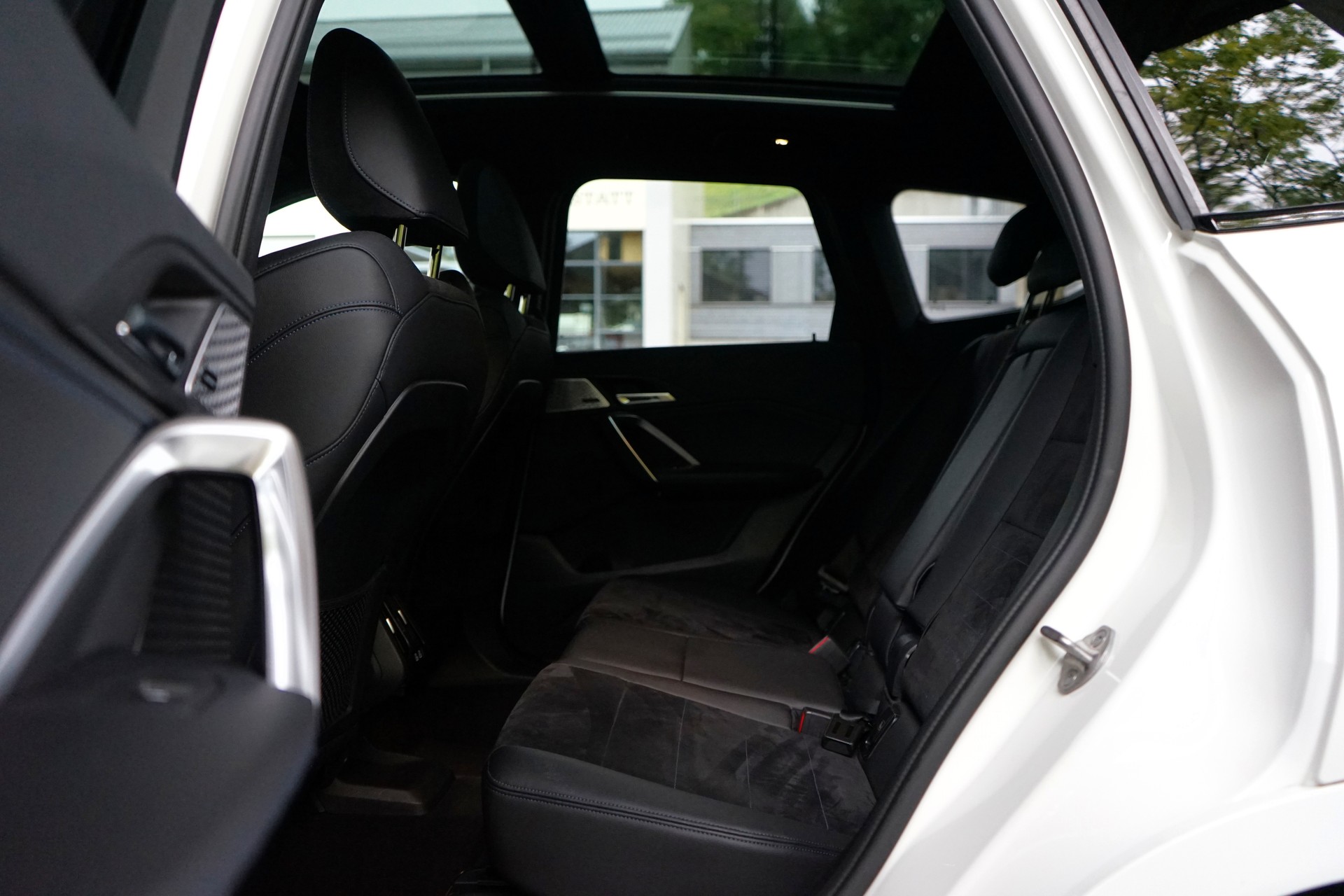 BMW X1 xDrive 23d 48V M Sport-image-8