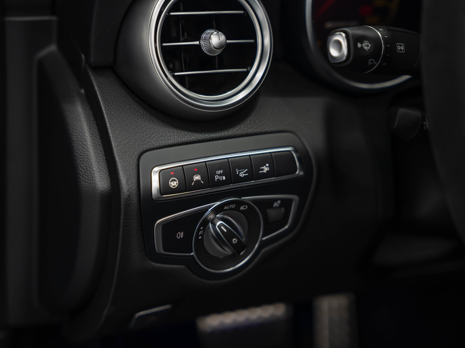 MERCEDES-BENZ C 63 S AMG Premium + 9G-tronic-image-24