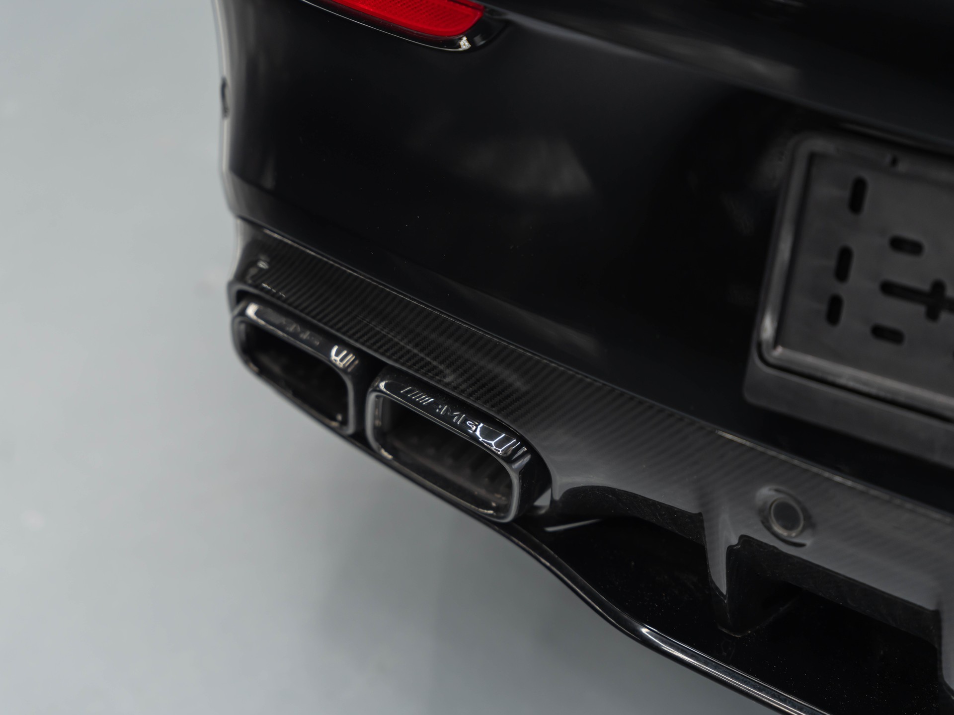 MERCEDES-BENZ C 63 S AMG Premium + 9G-tronic-image-12