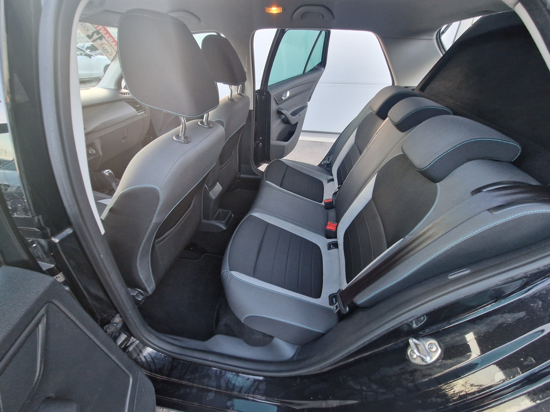 SKODA Fabia 1.2 TSI Ambition-image-9