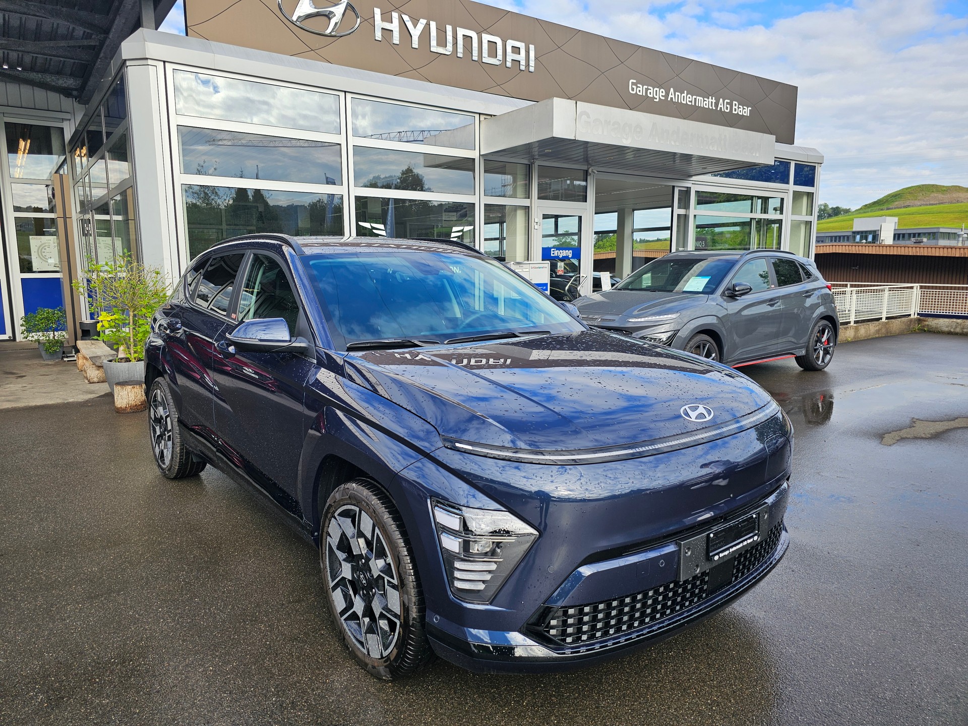 HYUNDAI Kona EV 65.4 kWh Amplia-image-0