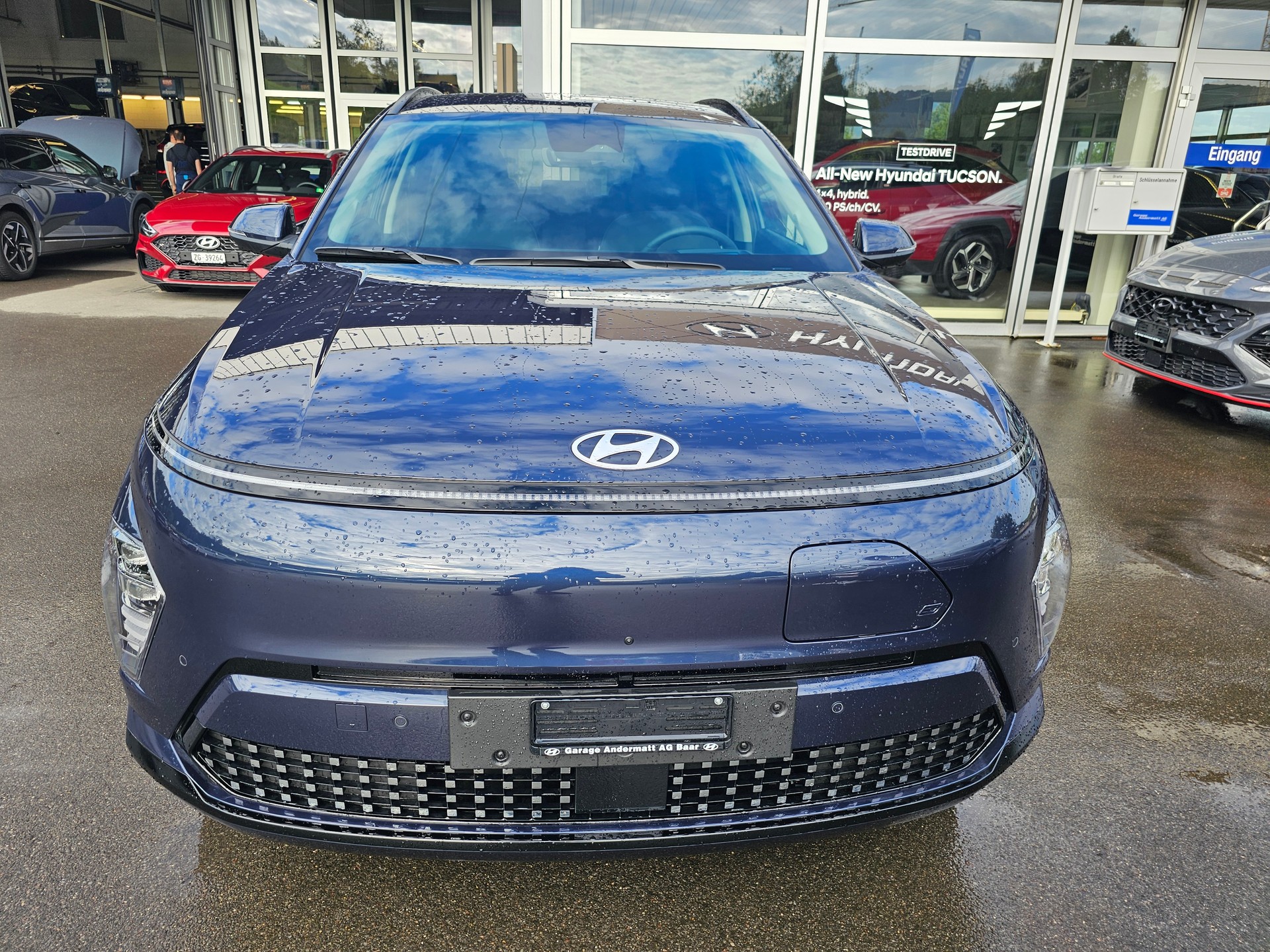 HYUNDAI Kona EV 65.4 kWh Amplia-image-1