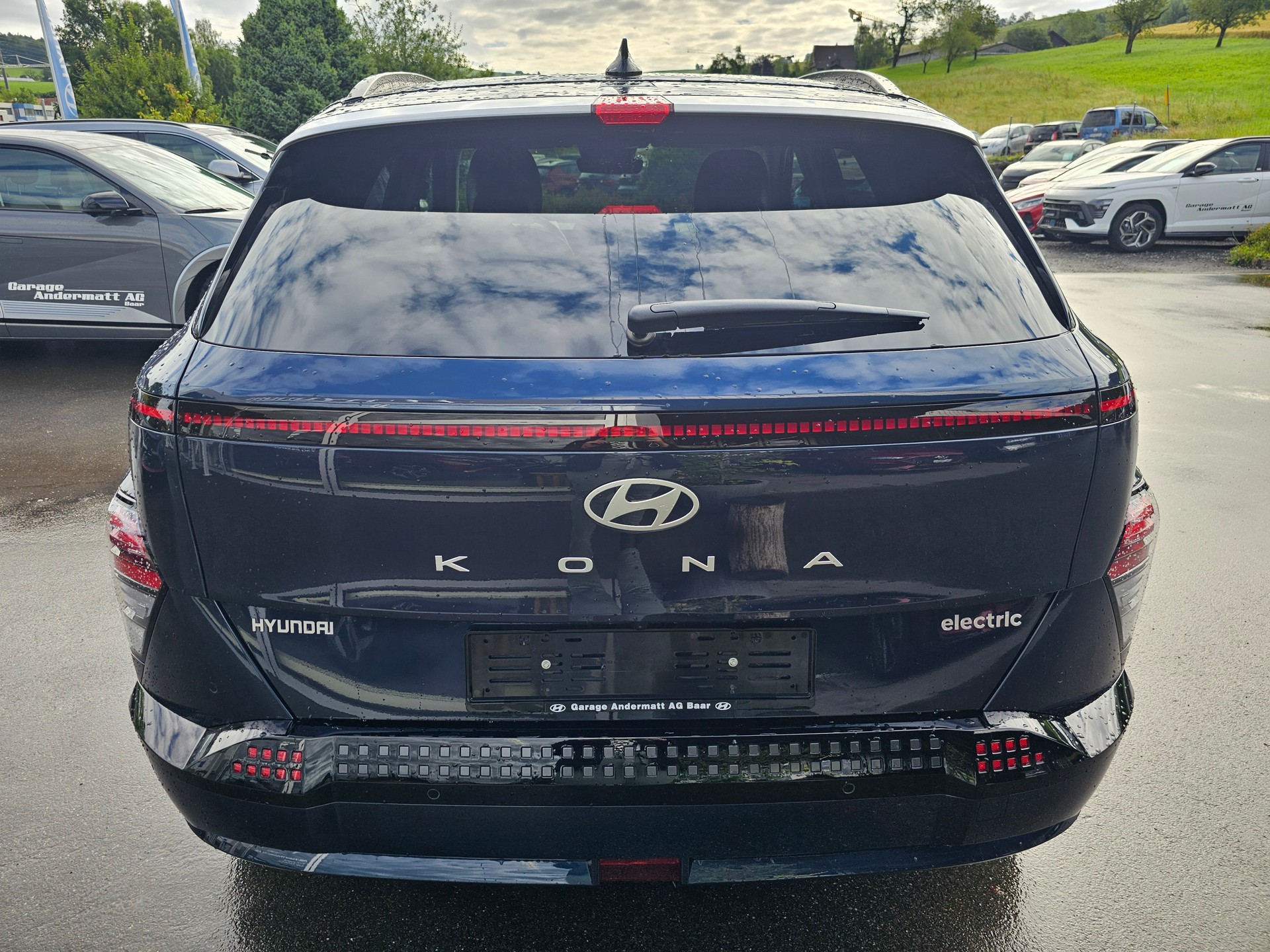 HYUNDAI Kona EV 65.4 kWh Amplia-image-5