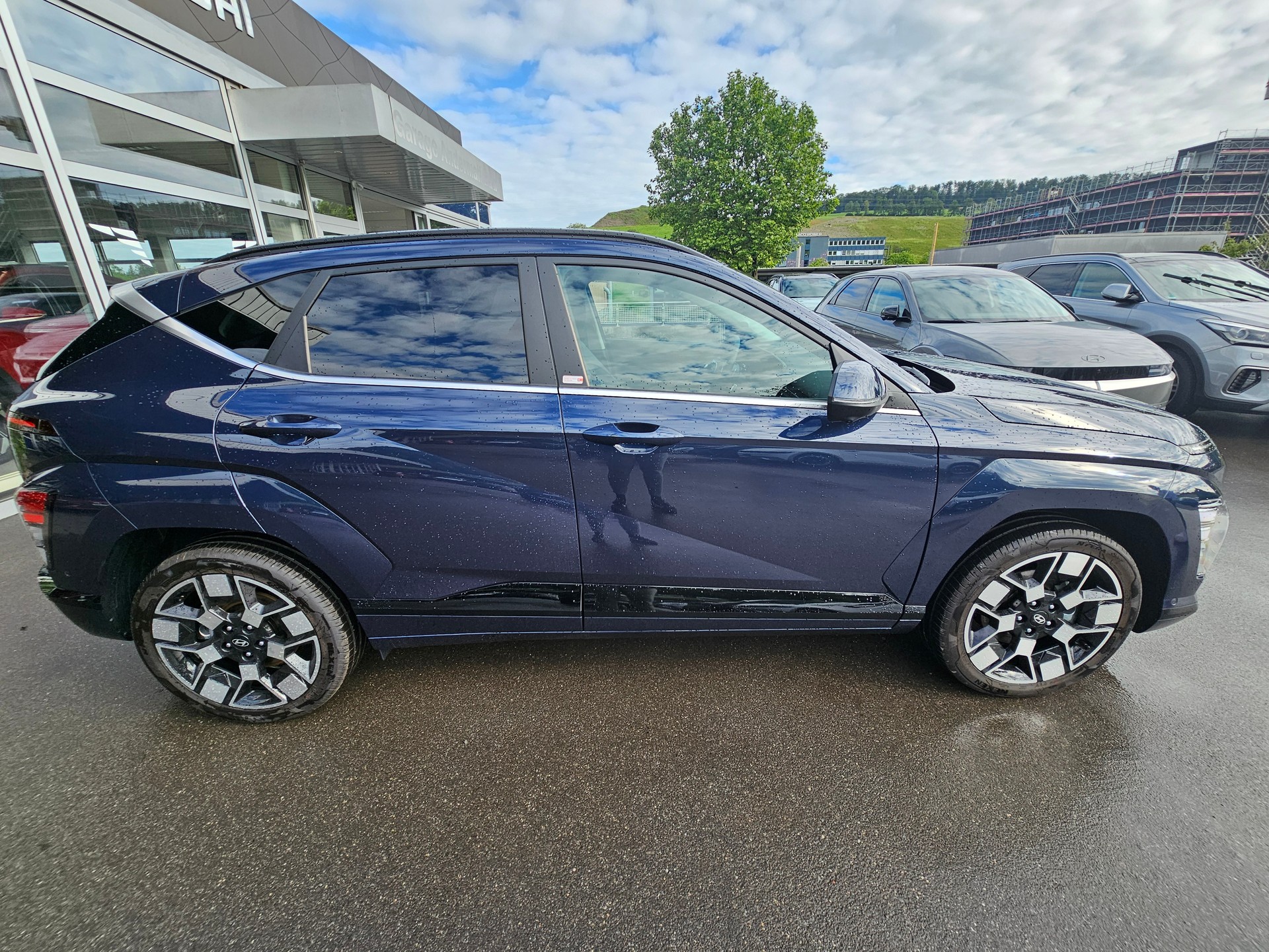 HYUNDAI Kona EV 65.4 kWh Amplia-image-8