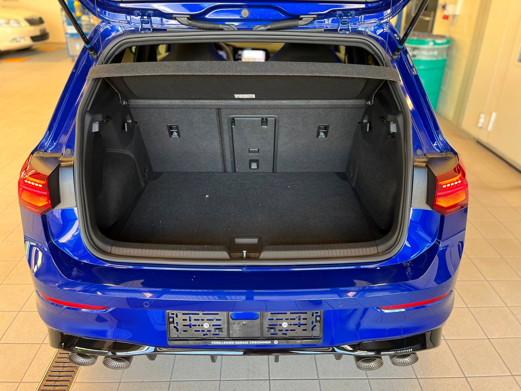 VW Golf 2.0 TSI R DSG 4Motion-image-8