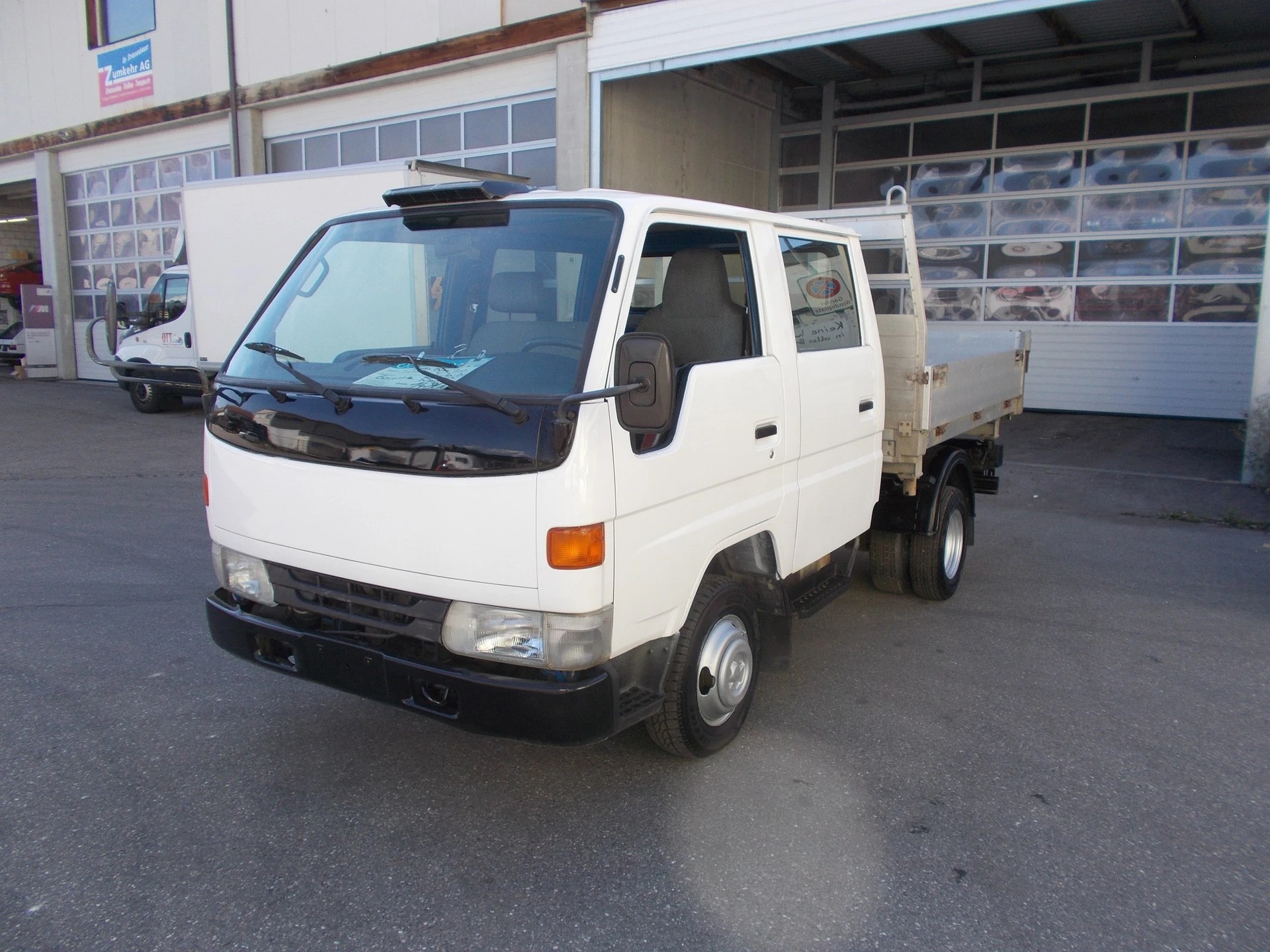 TOYOTA Dyna 150 3.0D KIPPBRÜCKE
