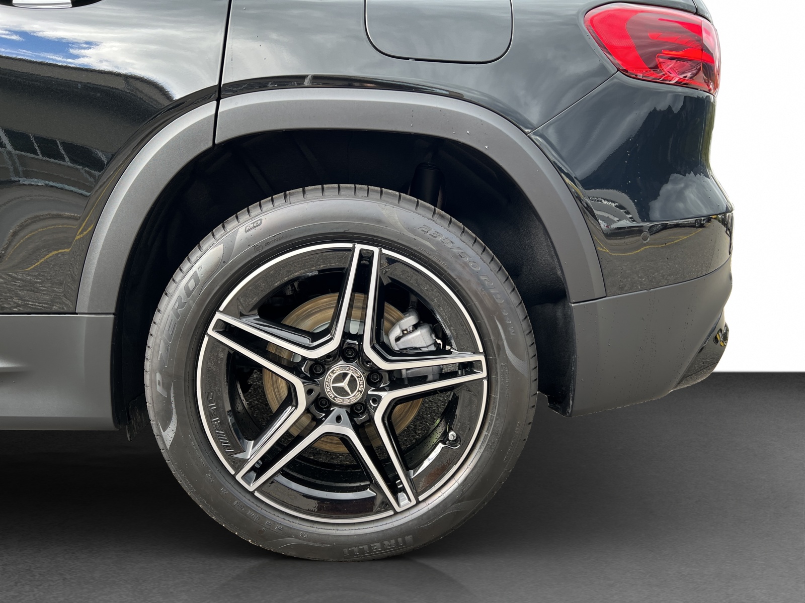 MERCEDES-BENZ GLB 250 4Matic 8G-Tronic-image-18