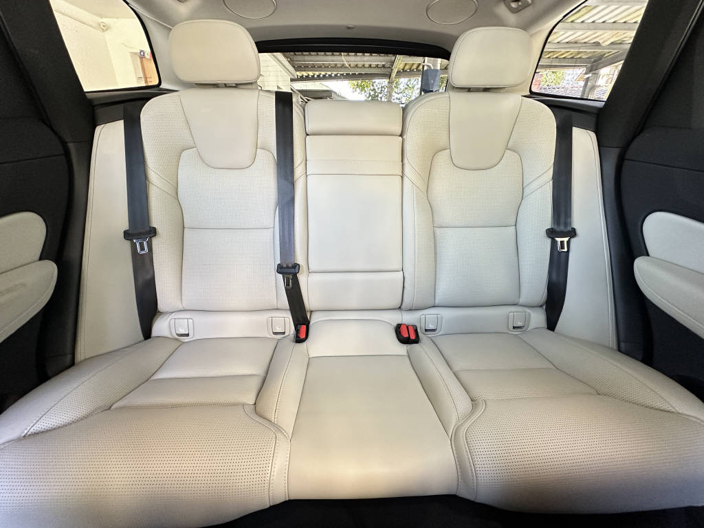 VOLVO XC60 T8 eAWD Inscription Geartronic-image-13