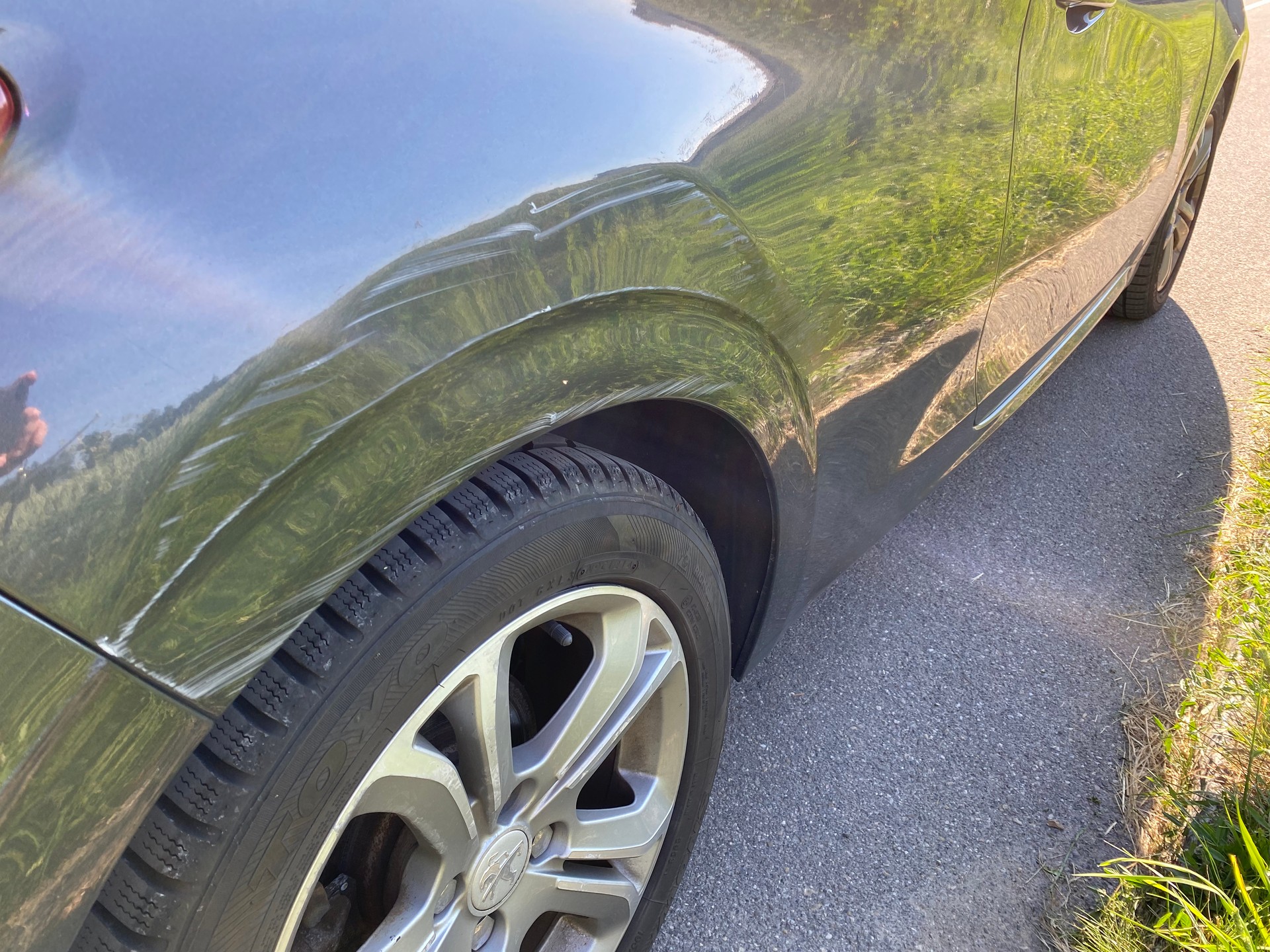 PEUGEOT 208 1.6 VTI Allure-image-3