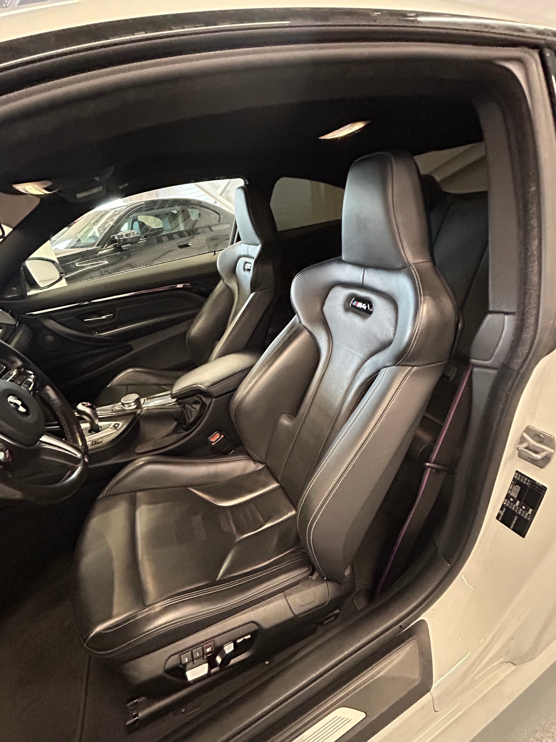 BMW M4 Coupé Competition DKG-image-13