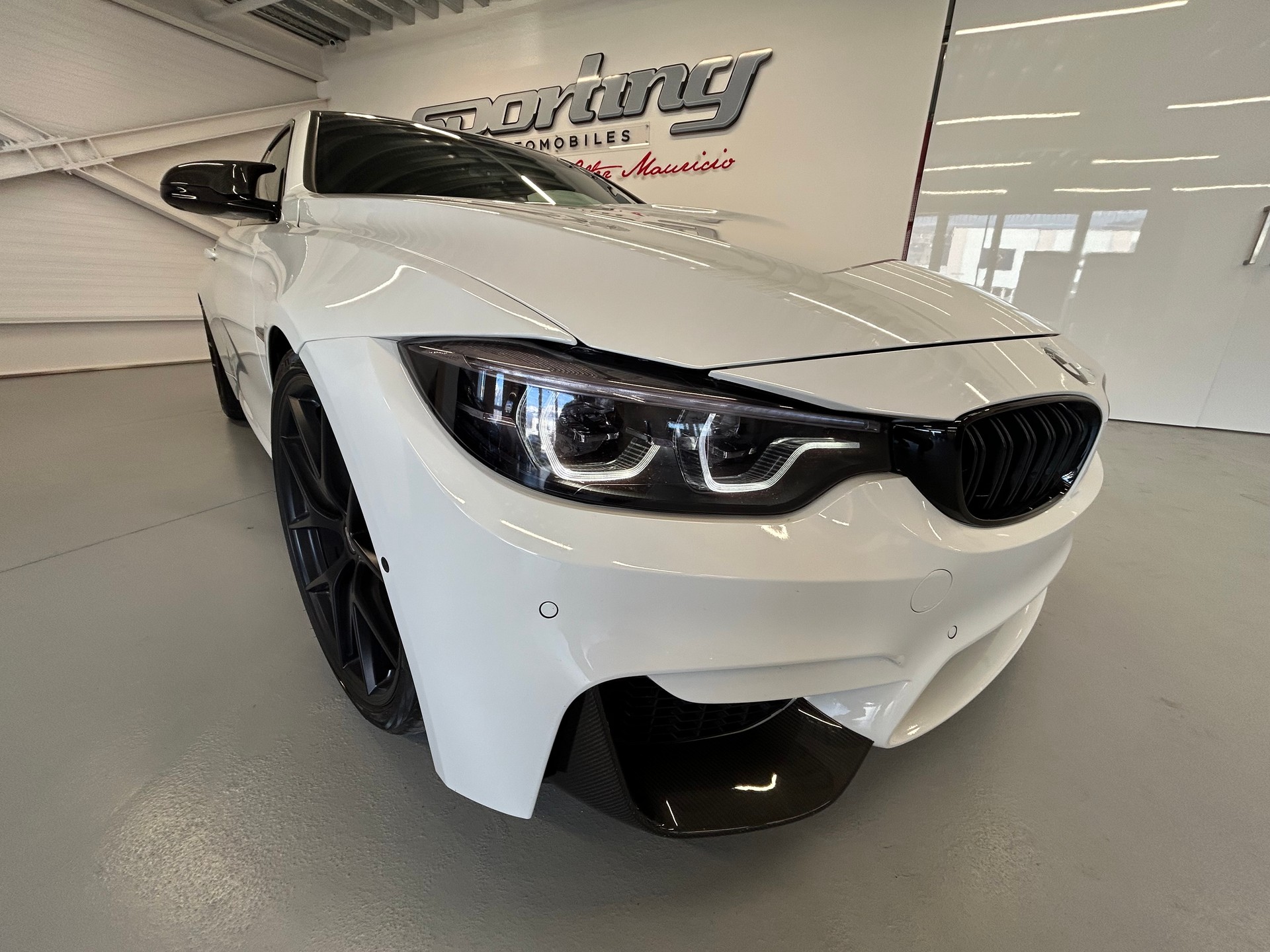 BMW M4 Coupé Competition DKG-image-2