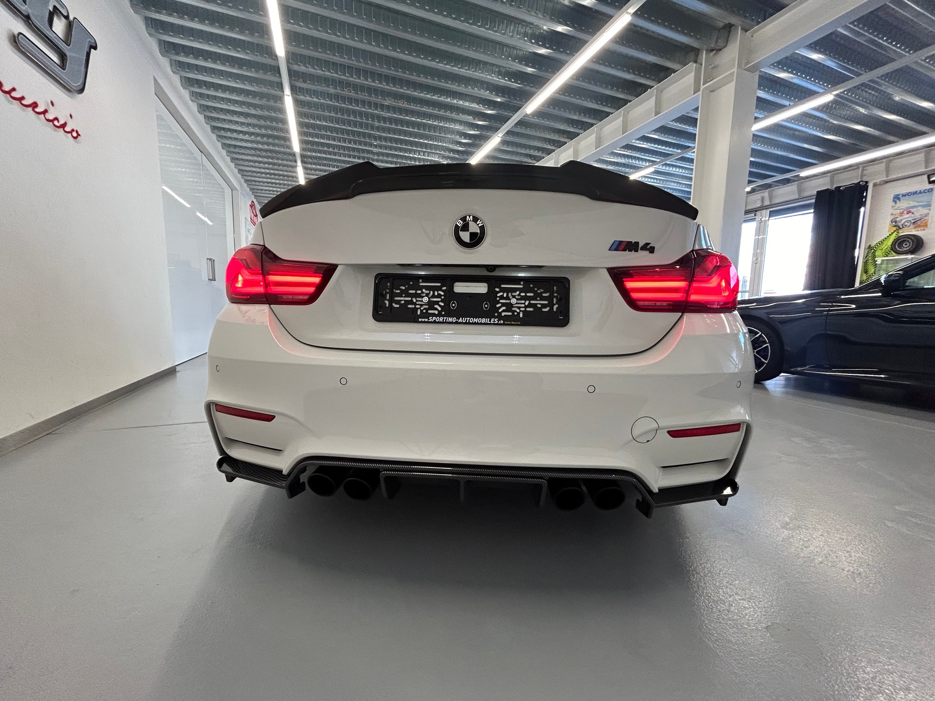 BMW M4 Coupé Competition DKG-image-9
