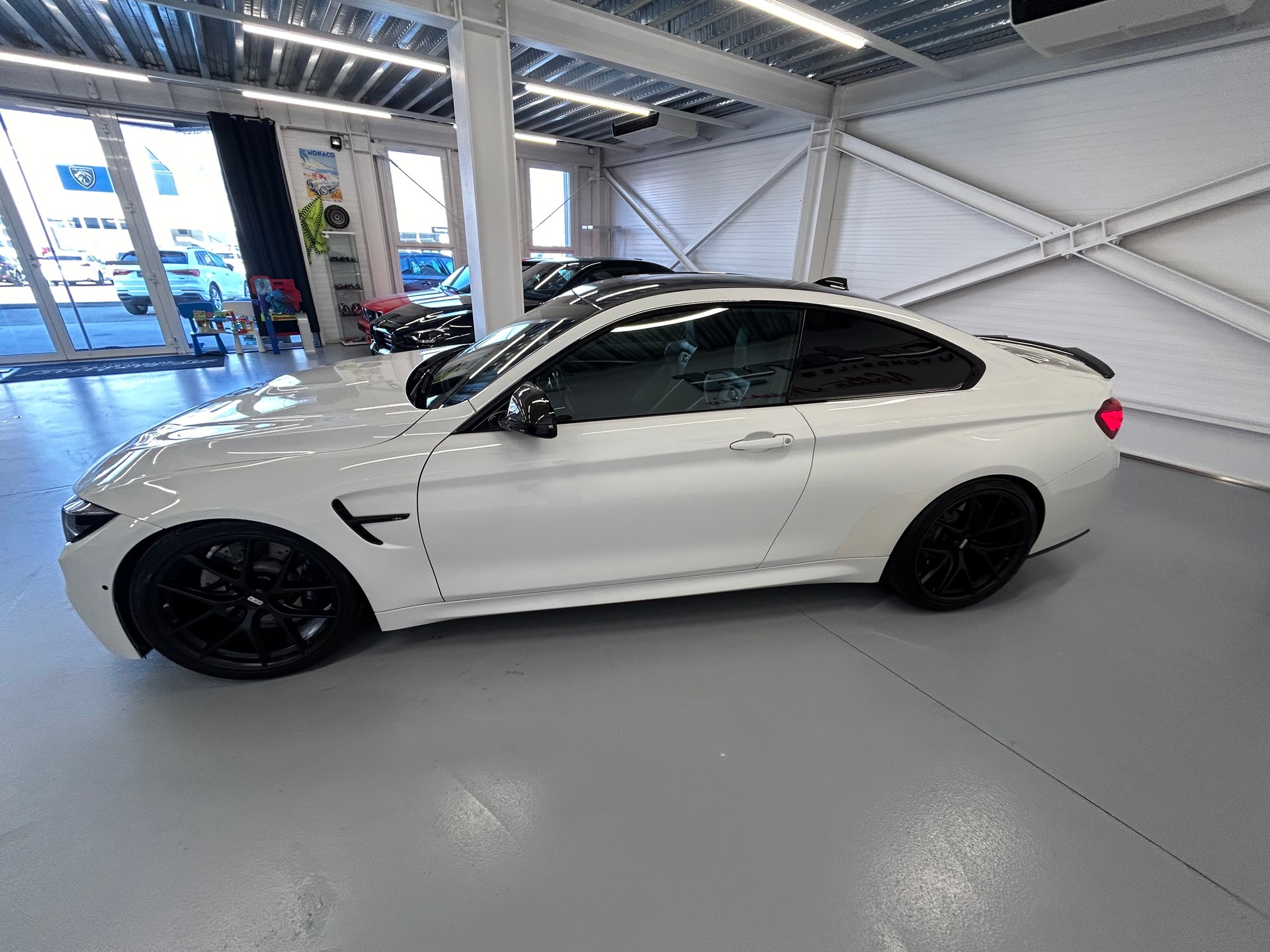 BMW M4 Coupé Competition DKG-image-11