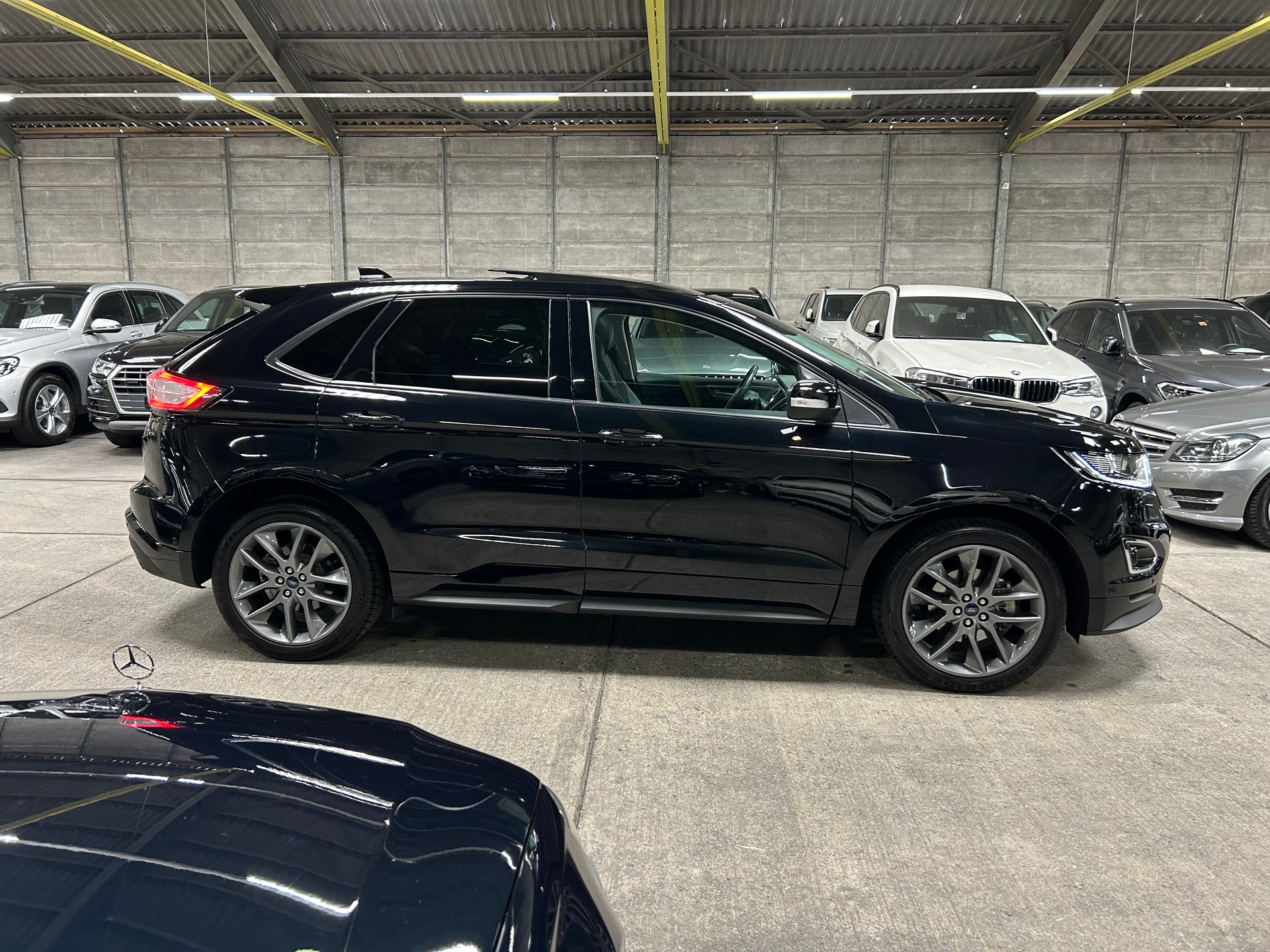 FORD Edge 2.0 TDCi ST-Line 4WD PowerShift-image-2