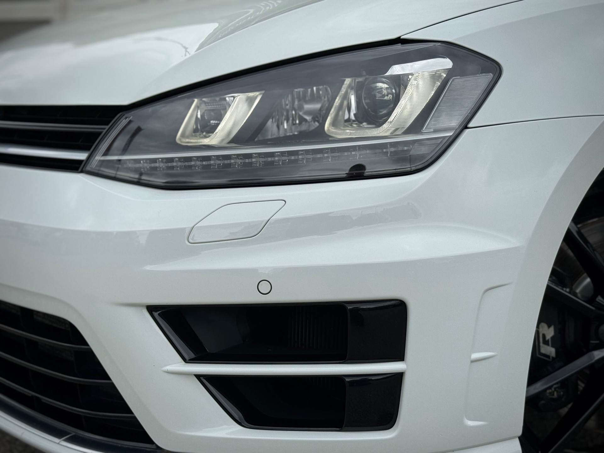 VW Golf 2.0 TSI R 4Motion DSG - Véhicule Suisse (CH)-image-6