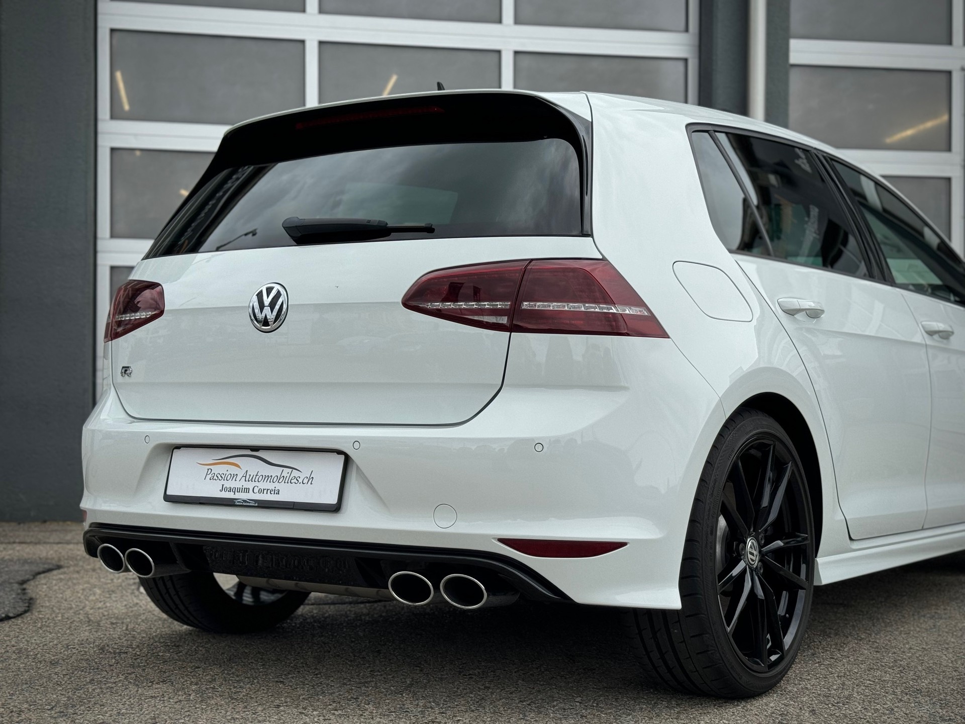 VW Golf 2.0 TSI R 4Motion DSG - Véhicule Suisse (CH)-image-7