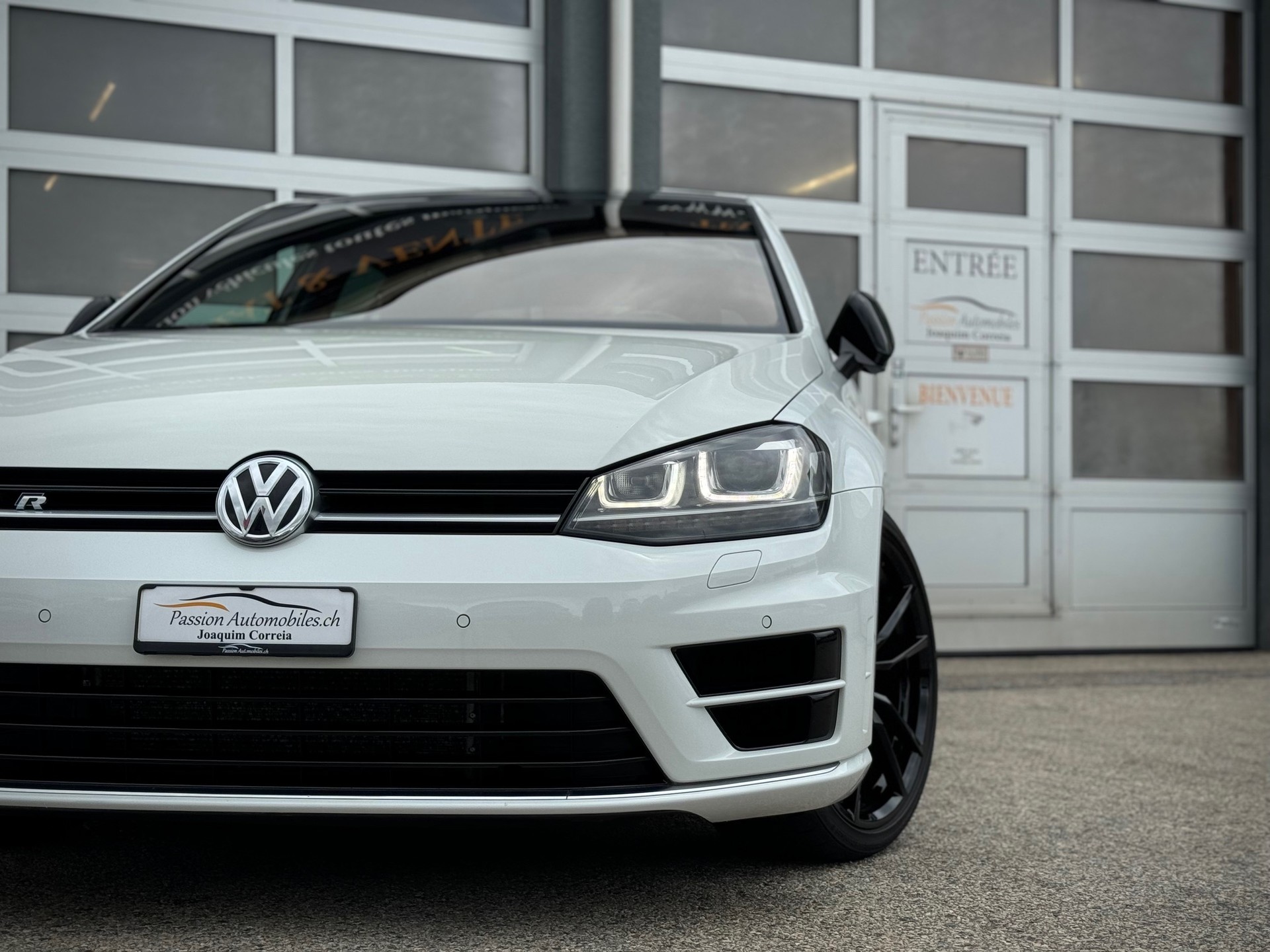 VW Golf 2.0 TSI R 4Motion DSG - Véhicule Suisse (CH)-image-2